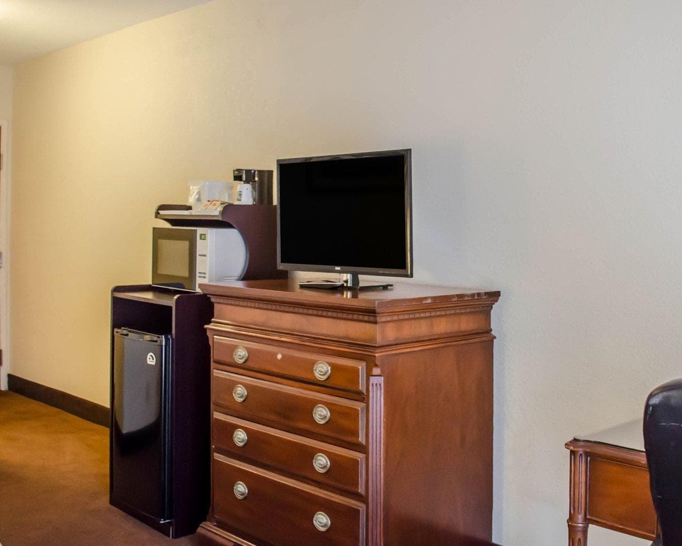 Quality Inn & Suites Pensacola Bayview — 3