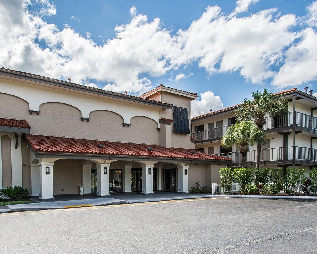 Quality Inn & Suites By the Parks - Image 1