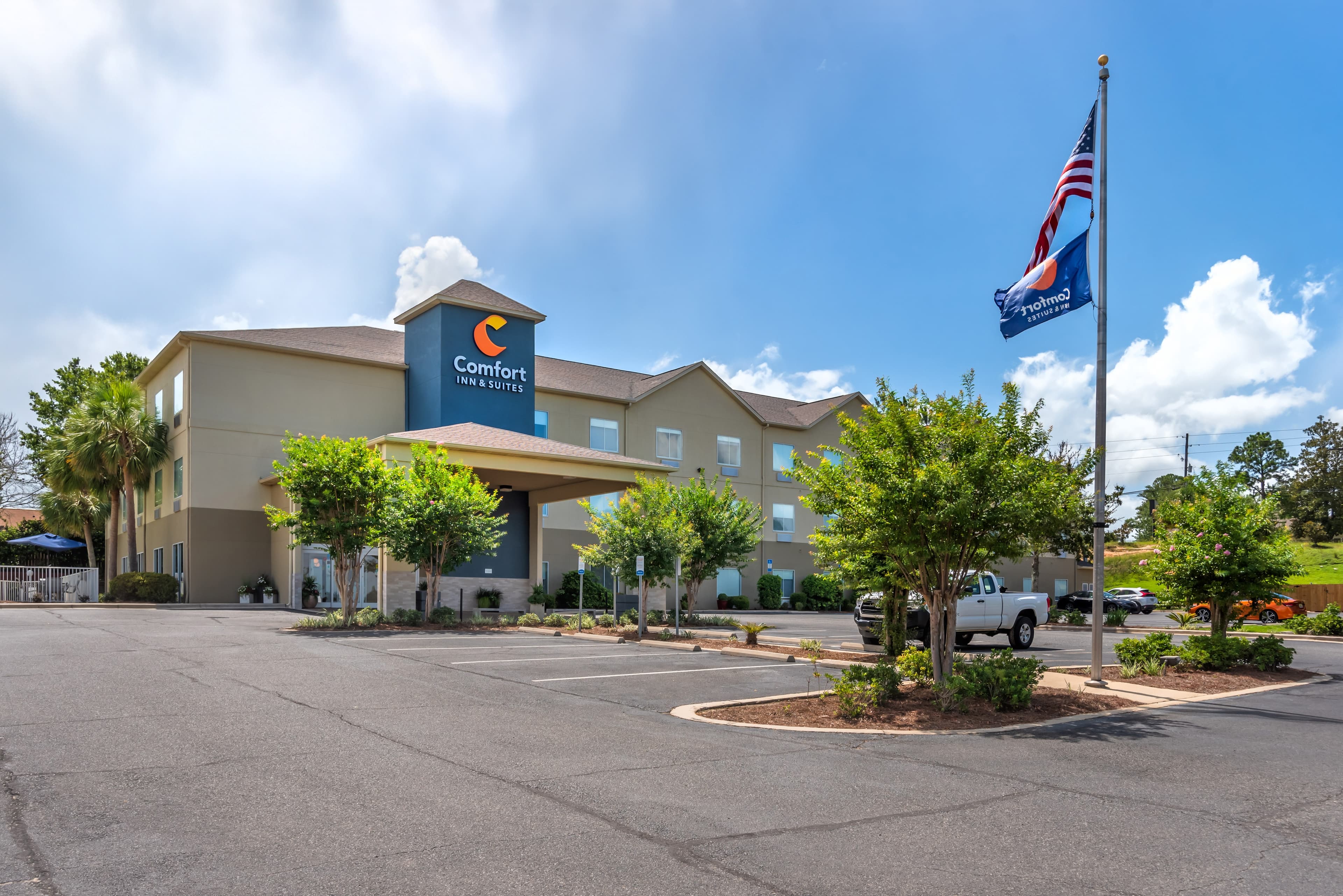 Comfort Inn & Suites Crestview South - Image 1
