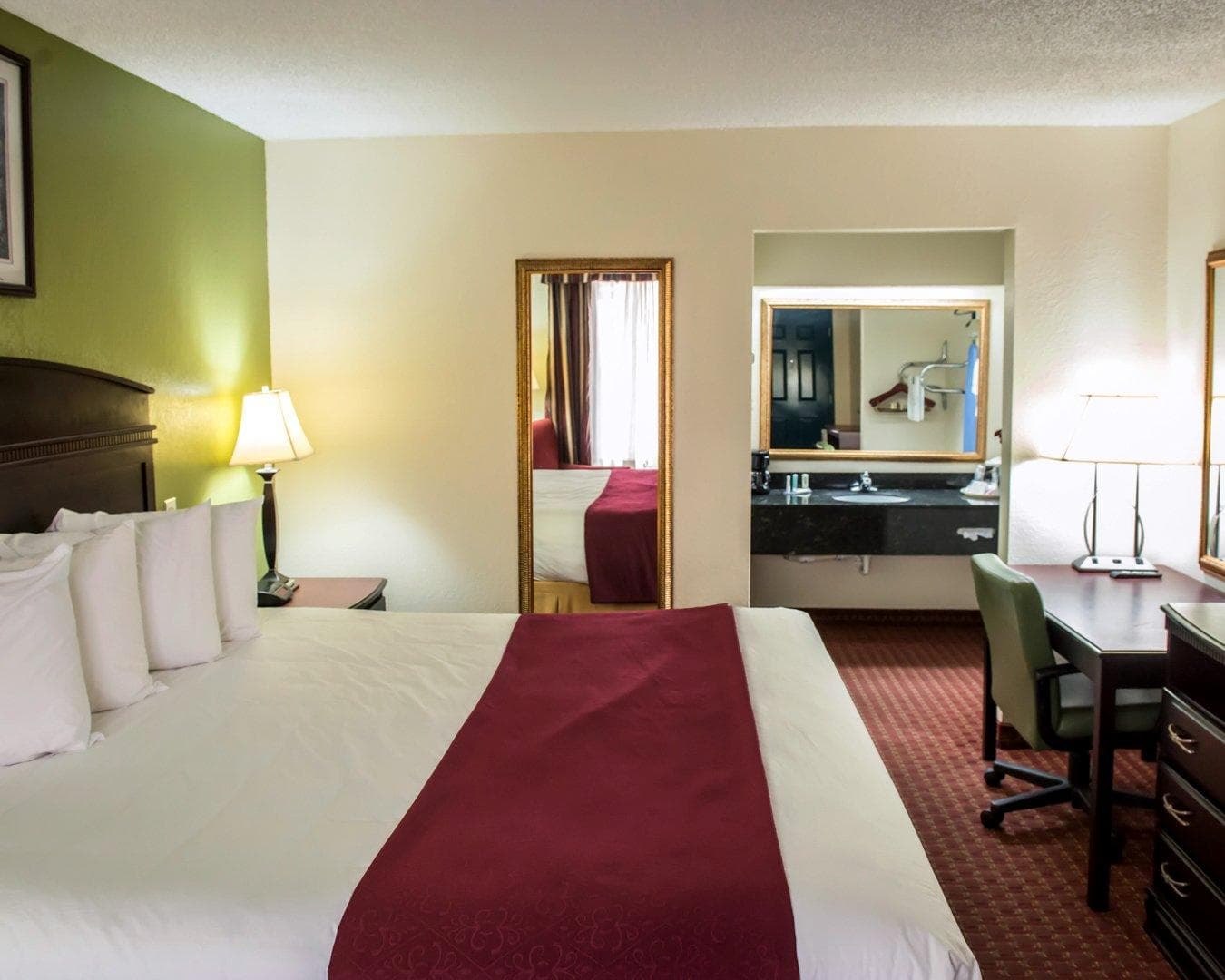 Quality Inn Chipley I-10 at Exit 120 — 7