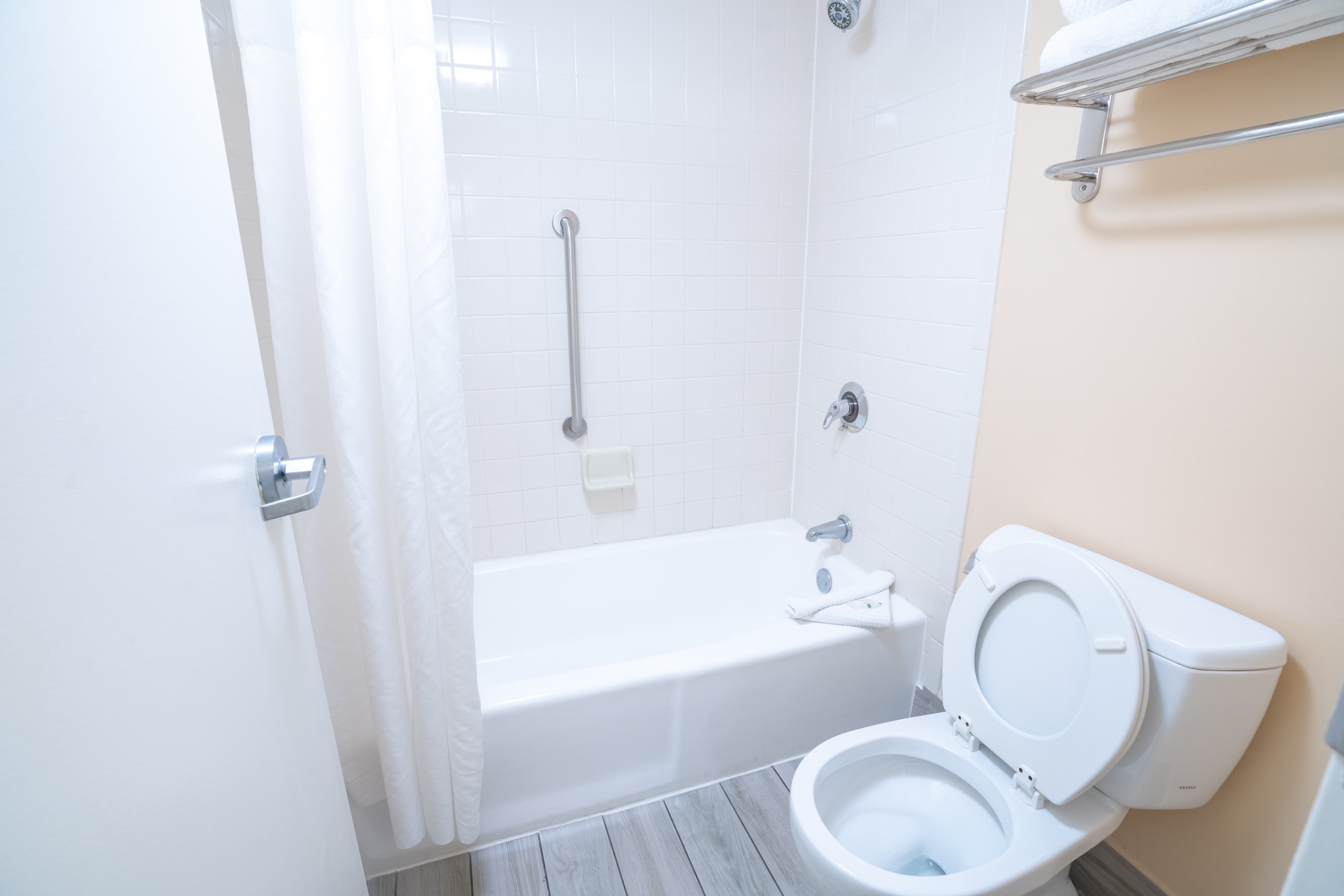 Quality Inn Palm Beach International Airport — 8