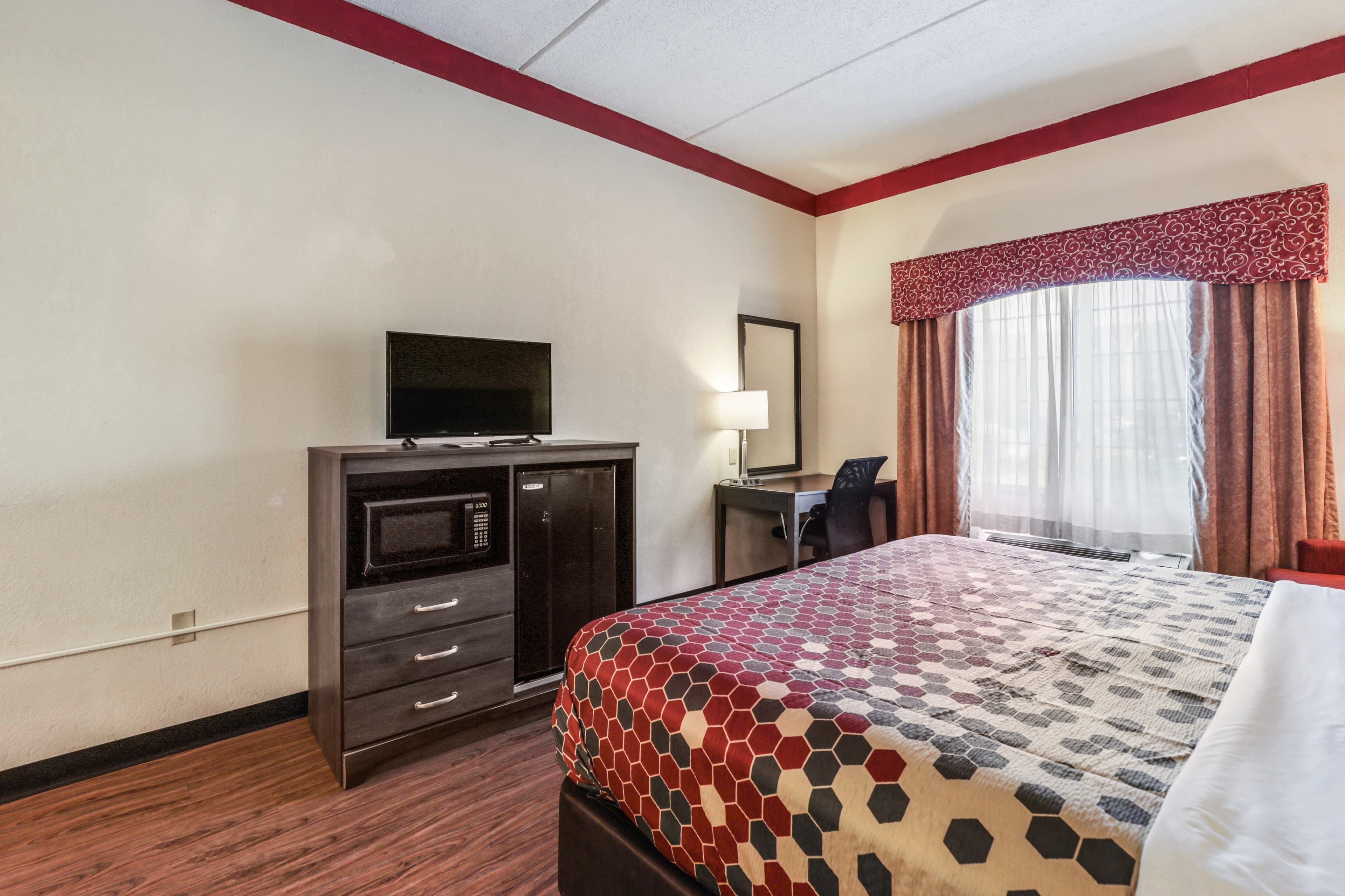 Econo Lodge Inn & Suites Marianna South - Image 3