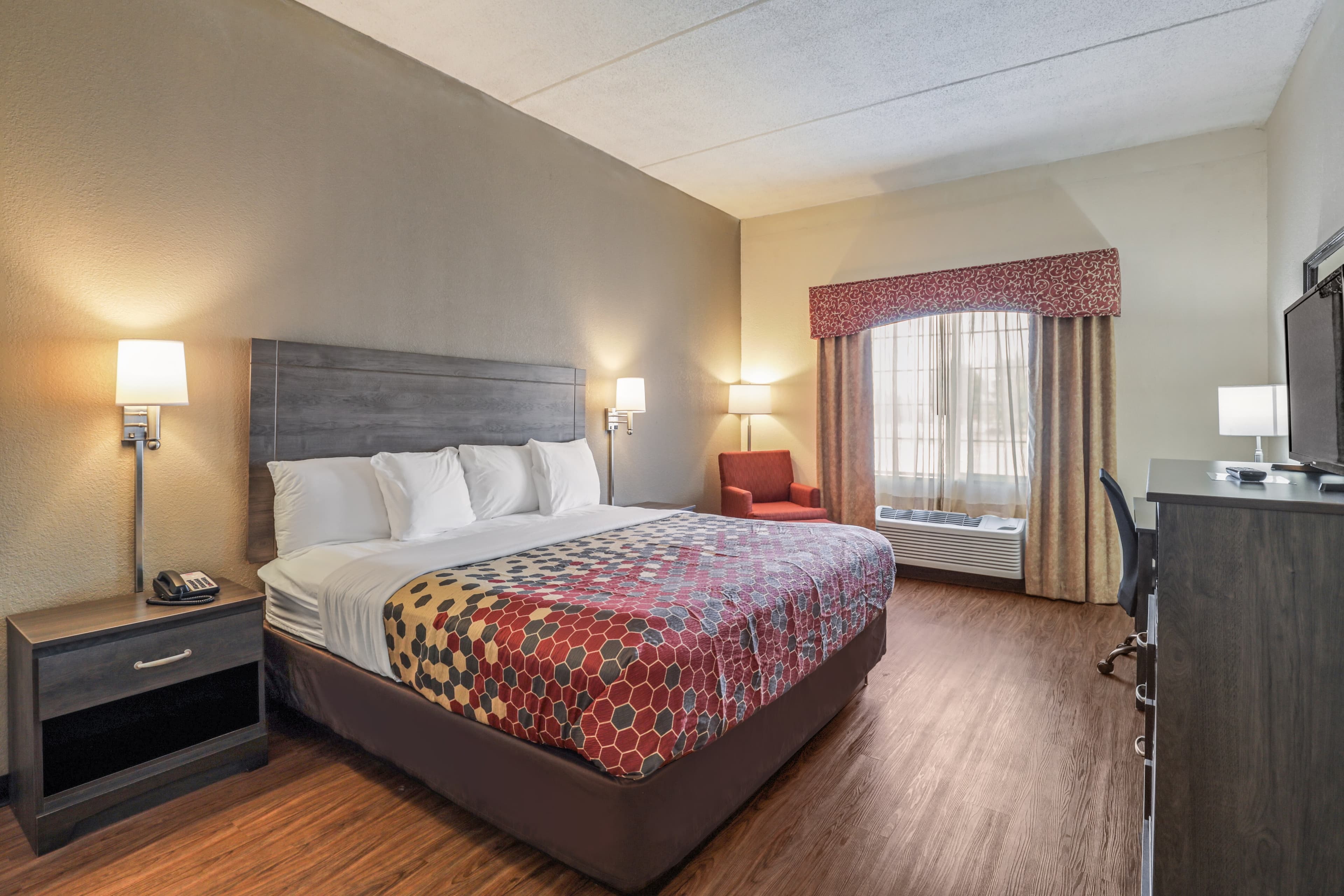 Econo Lodge Inn & Suites Marianna South - Image 5