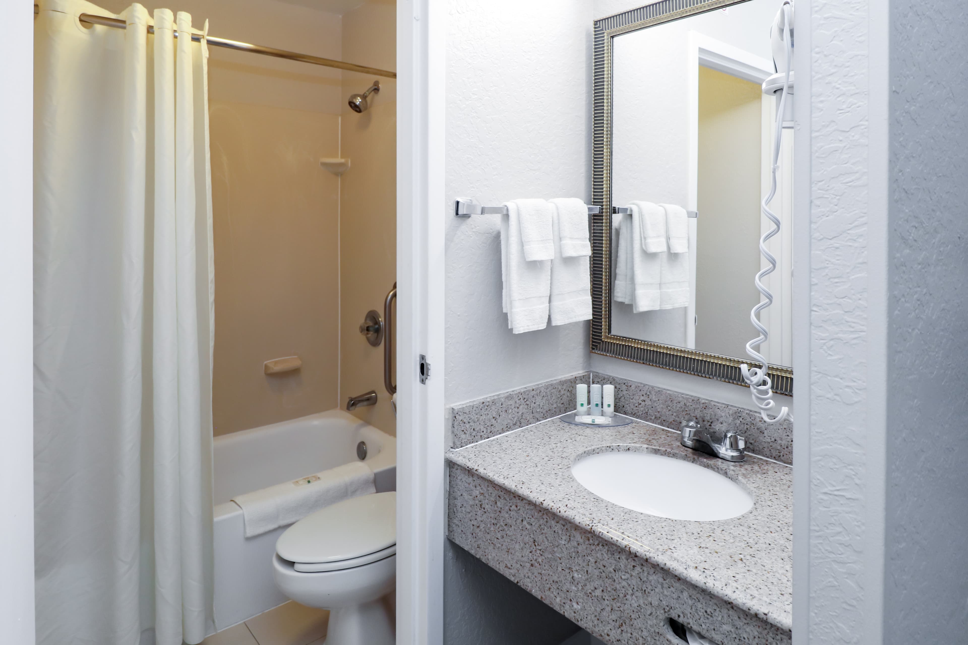 Quality Inn Miami Airport - Doral — 12