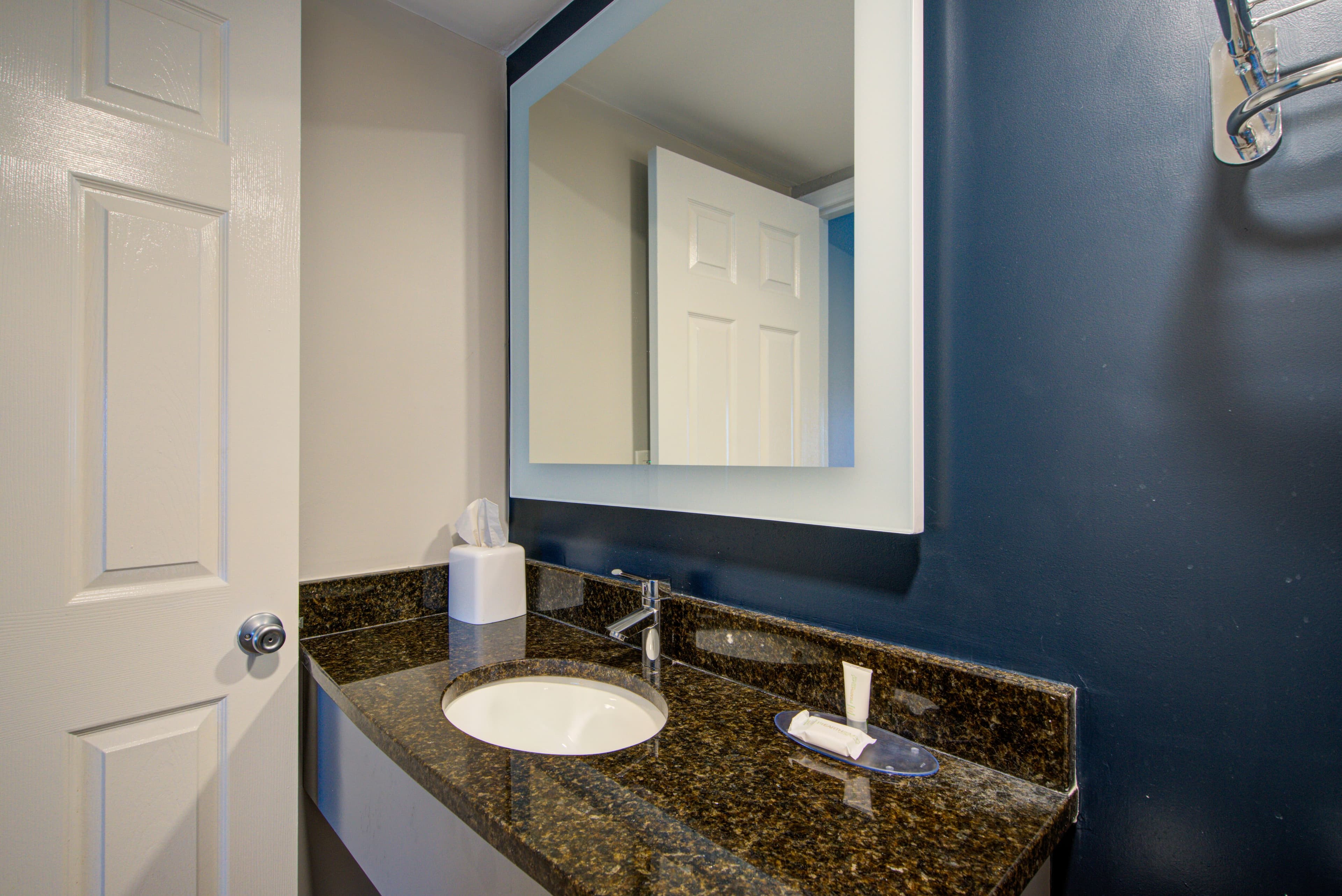 Clarion Pointe Tampa-Brandon Near Fairgrounds and Casino — 6