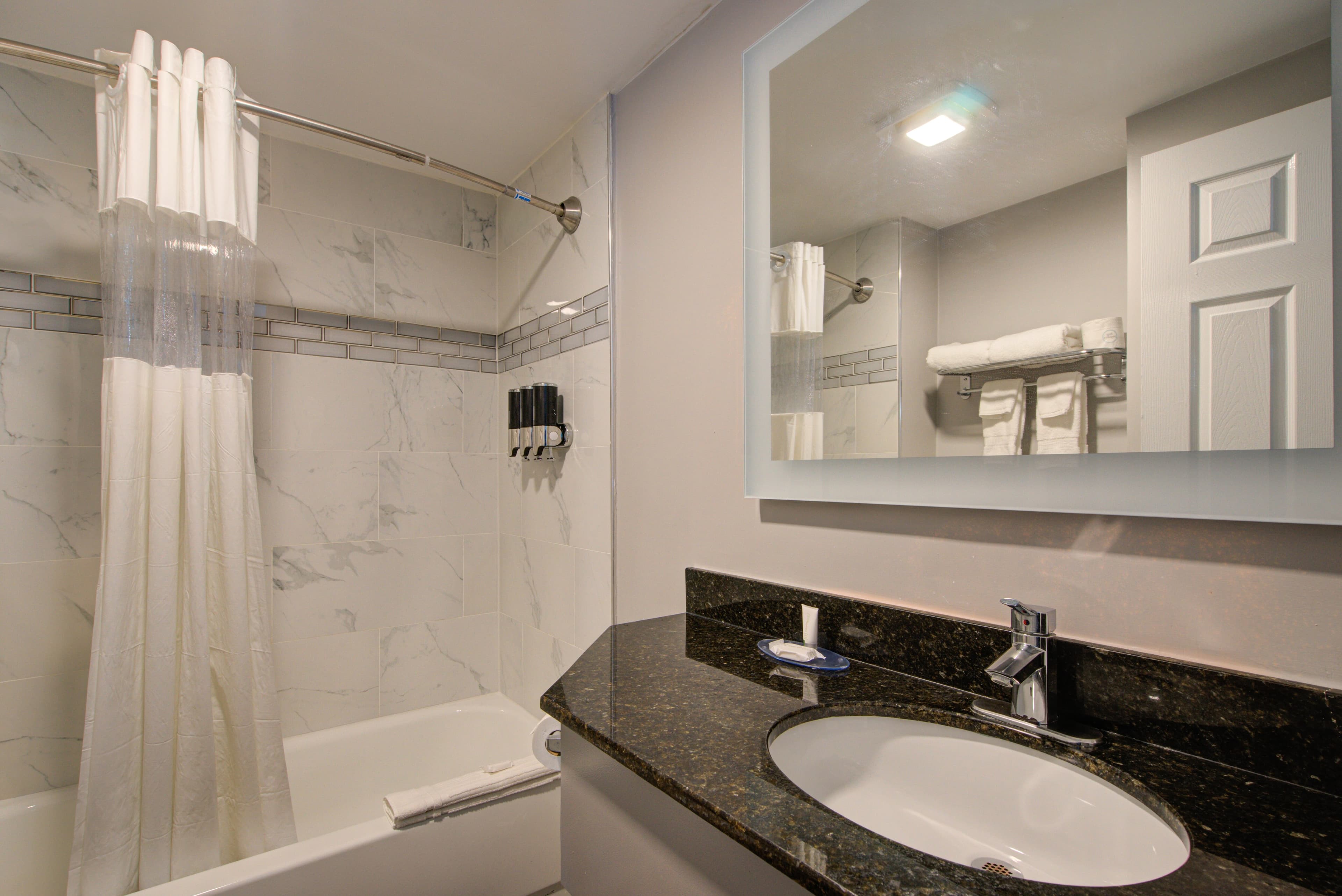 Clarion Pointe Tampa-Brandon Near Fairgrounds and Casino - Image 3