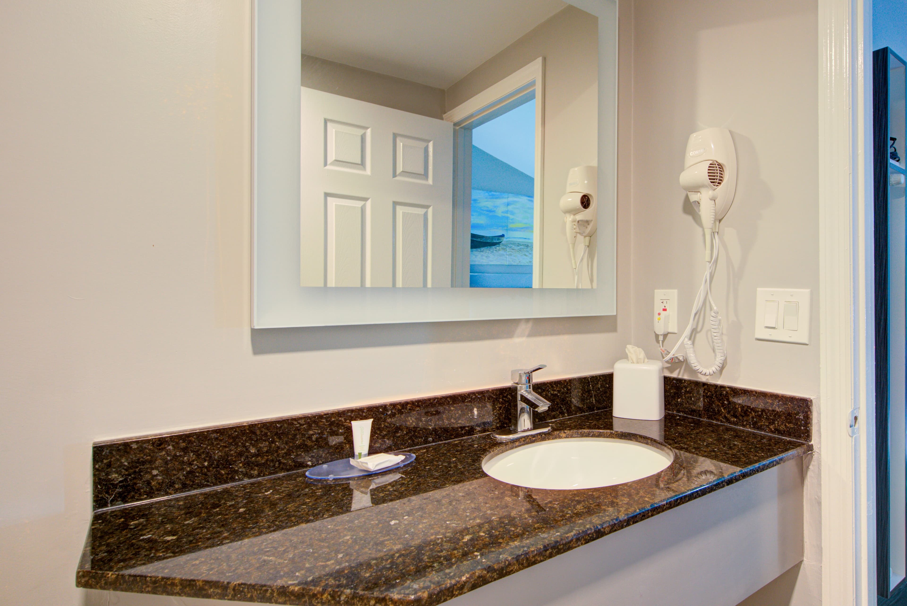 Clarion Pointe Tampa-Brandon Near Fairgrounds and Casino — 17