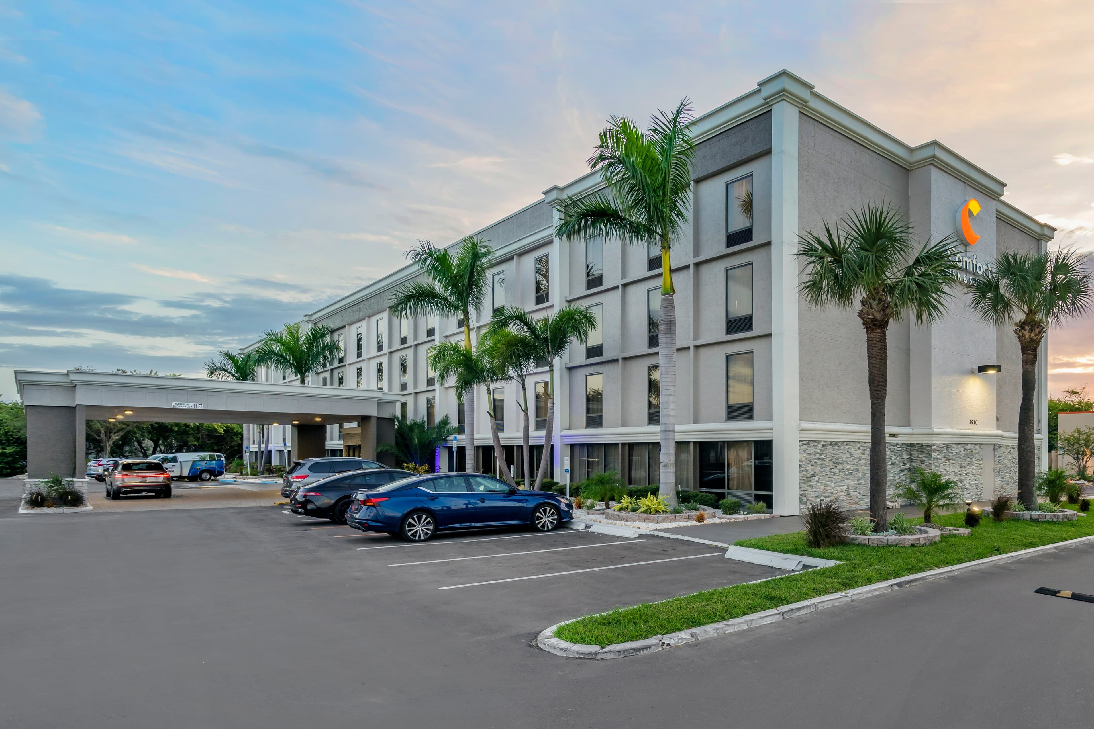 Comfort Inn & Suites St. Pete - Clearwater International Airport - Image 1