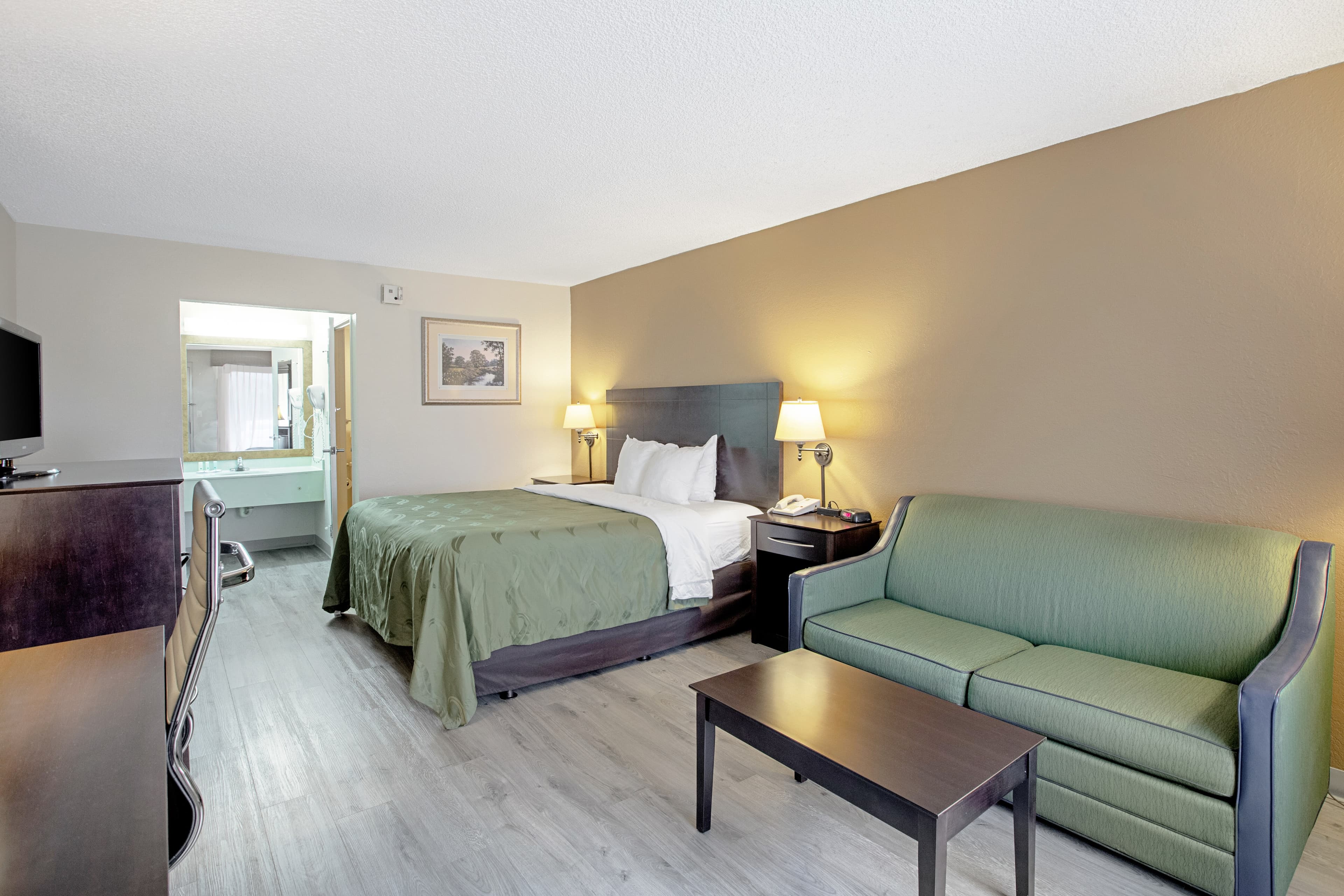 Quality Inn & Suites Live Oak I-10 Exit 283 - Image 2