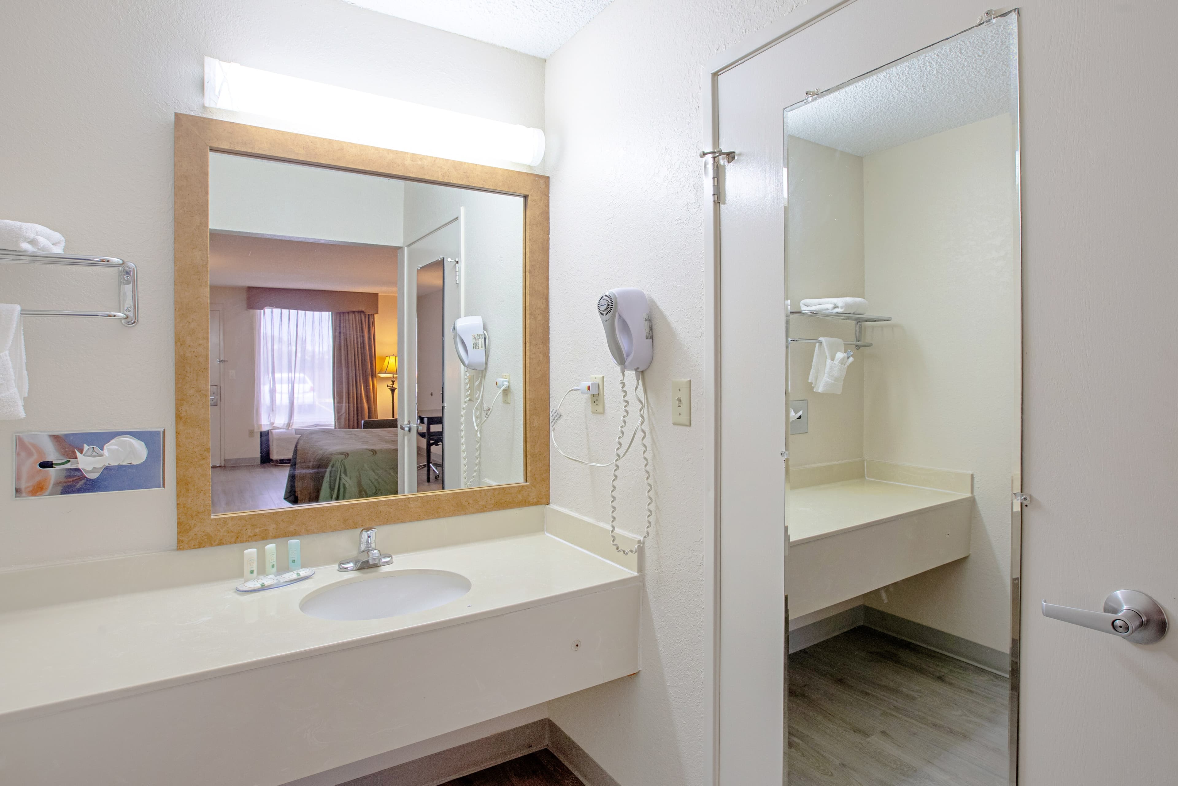 Quality Inn & Suites Live Oak I-10 Exit 283 - Image 5