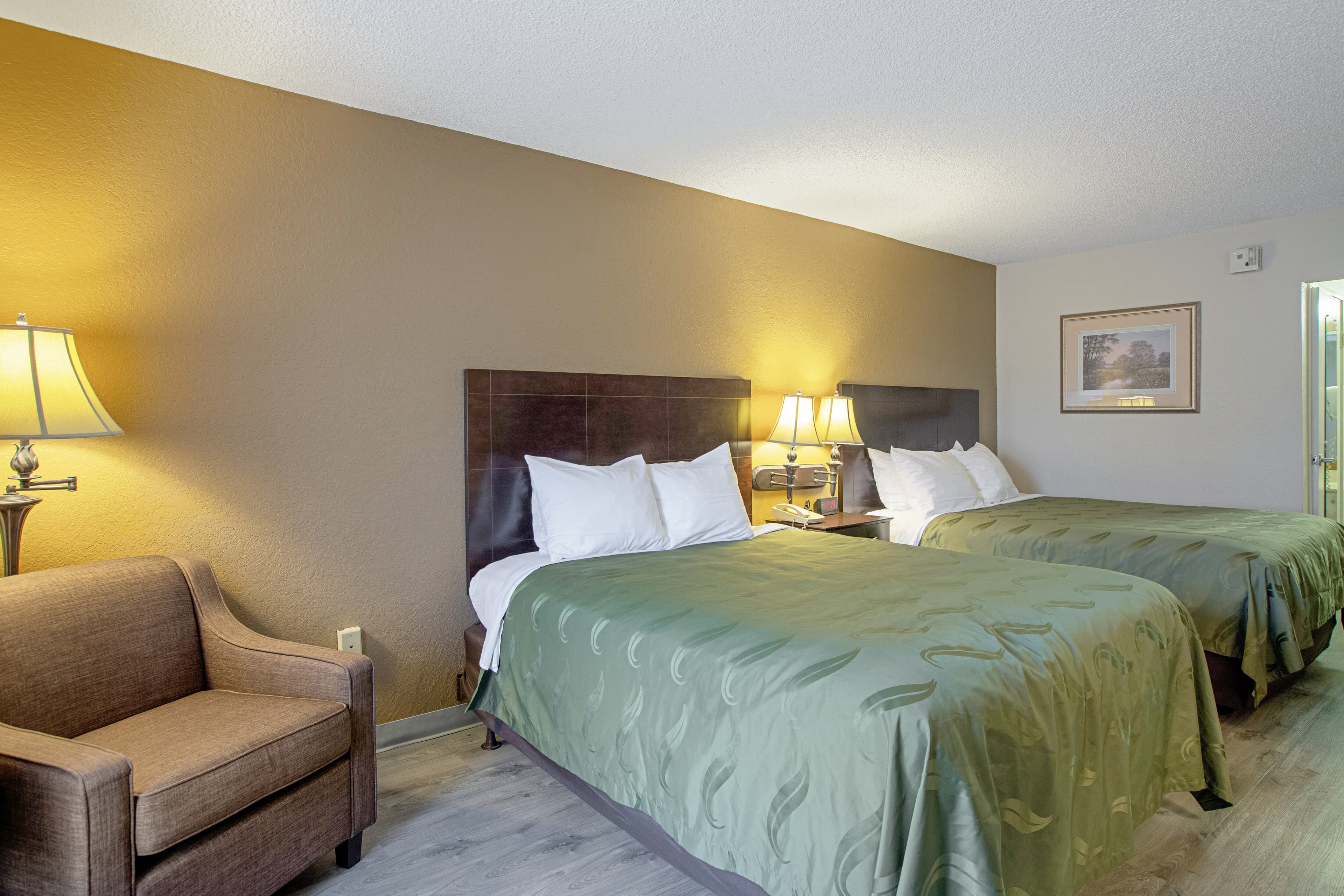 Quality Inn & Suites Live Oak I-10 Exit 283 — 7