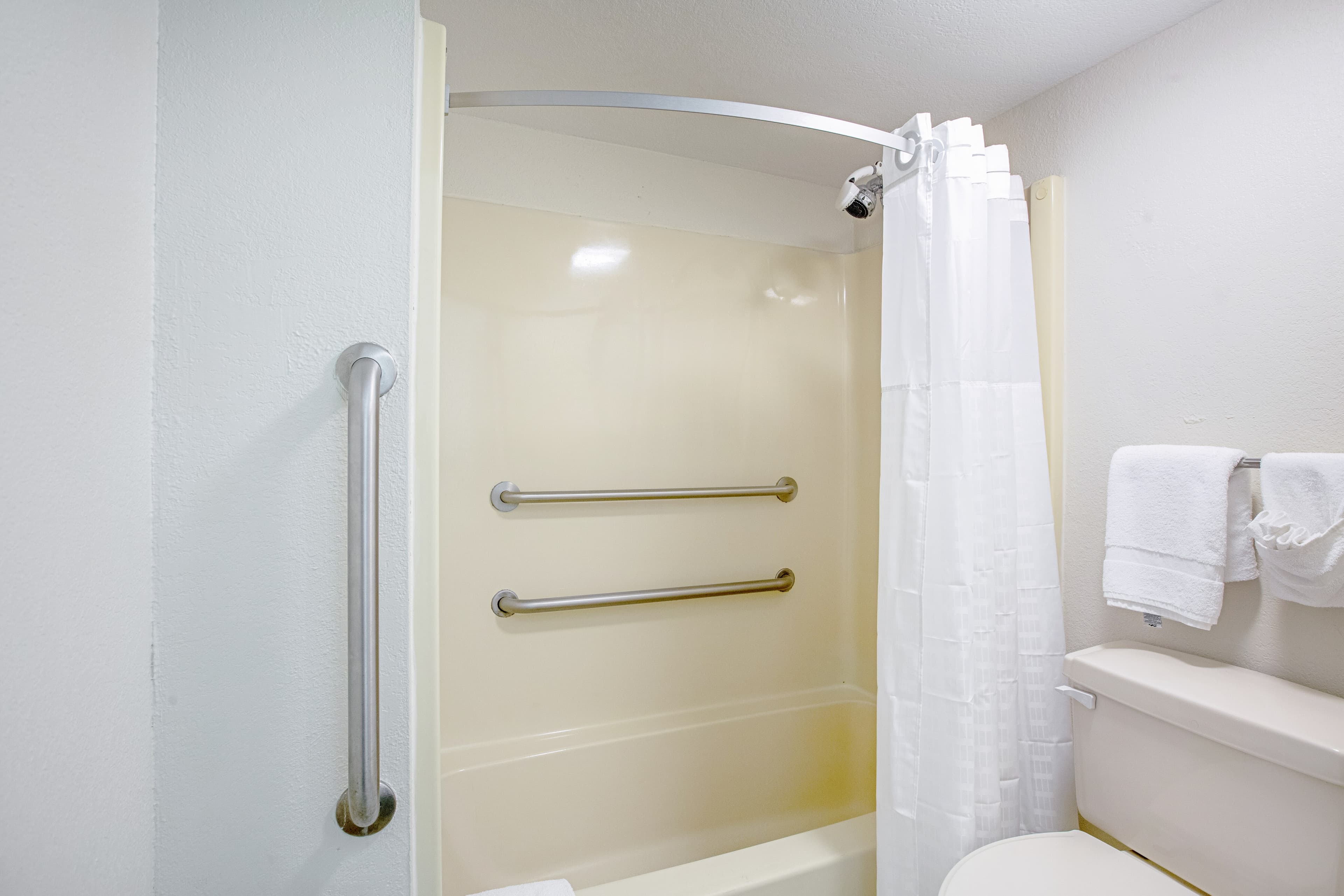 Quality Inn & Suites Live Oak I-10 Exit 283 — 10