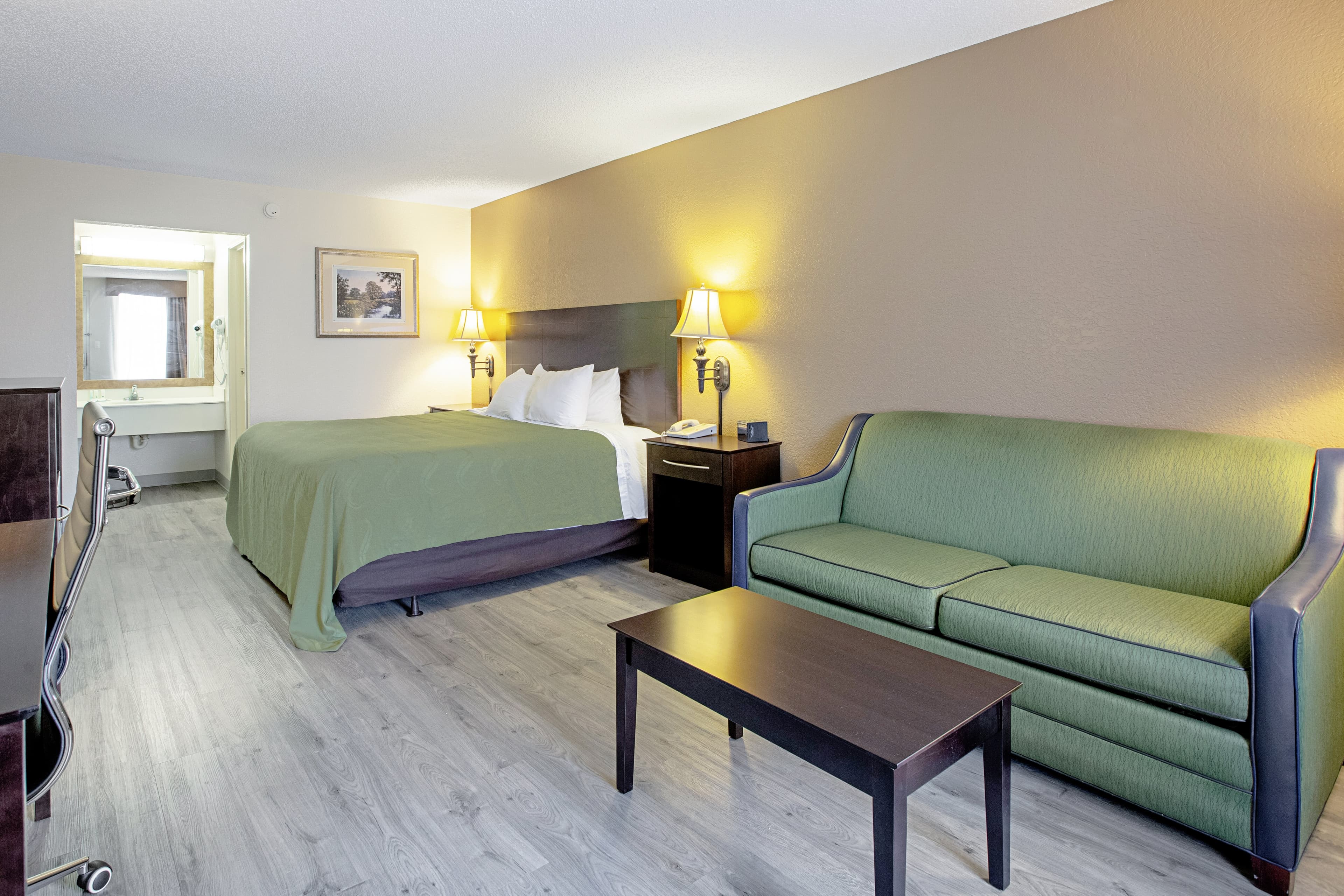 Quality Inn & Suites Live Oak I-10 Exit 283 — 11