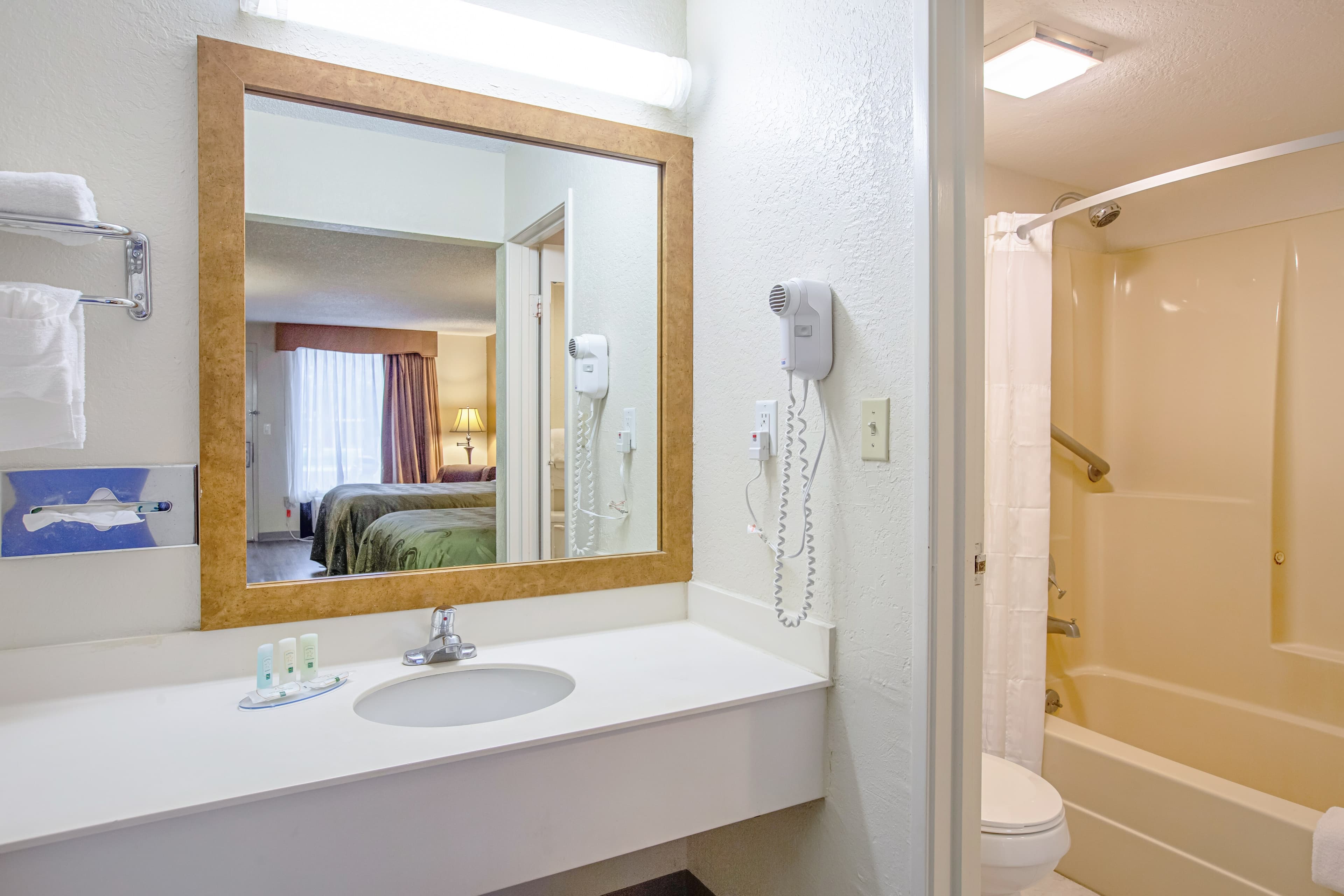 Quality Inn & Suites Live Oak I-10 Exit 283 — 26