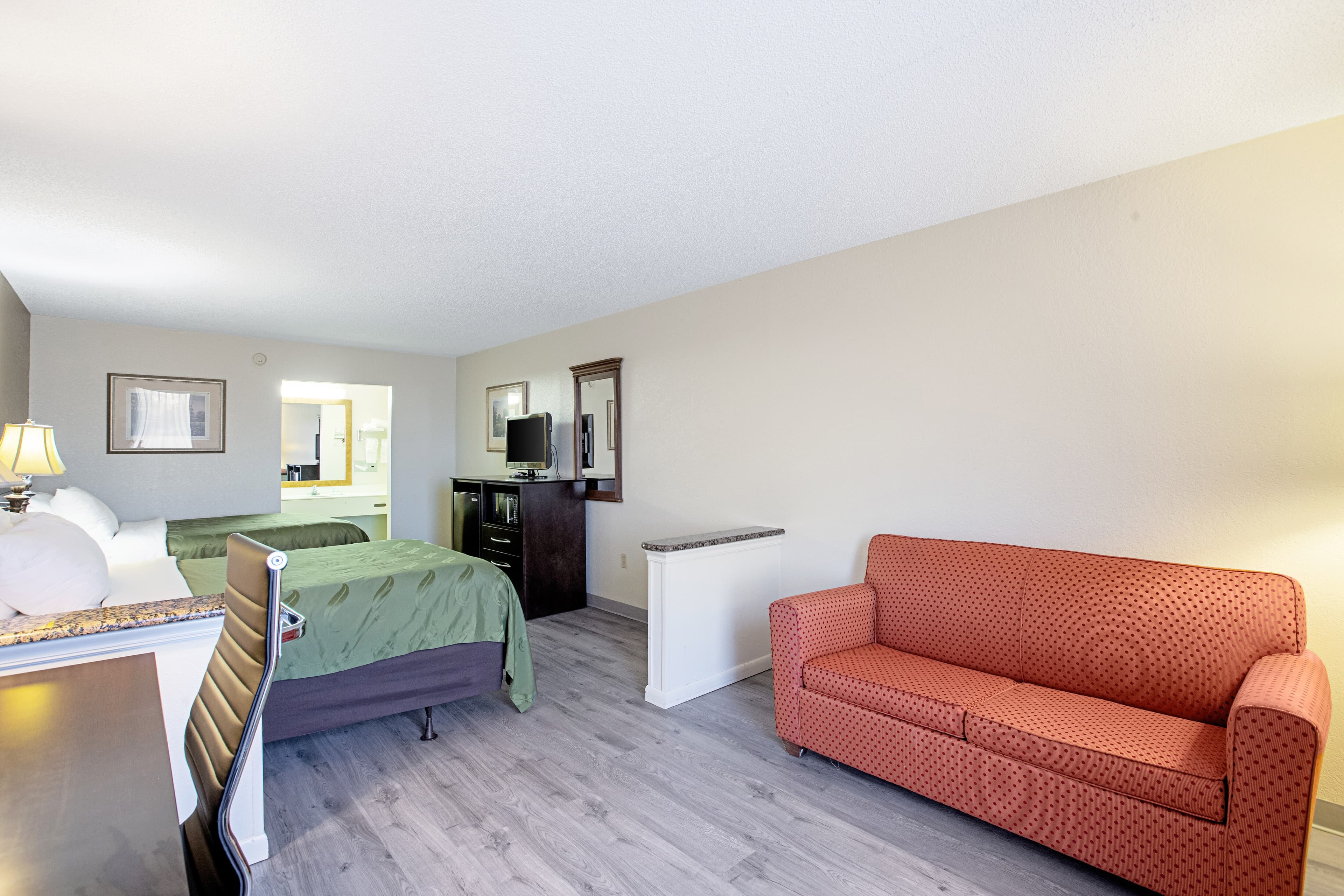 Quality Inn & Suites Live Oak I-10 Exit 283 — 27