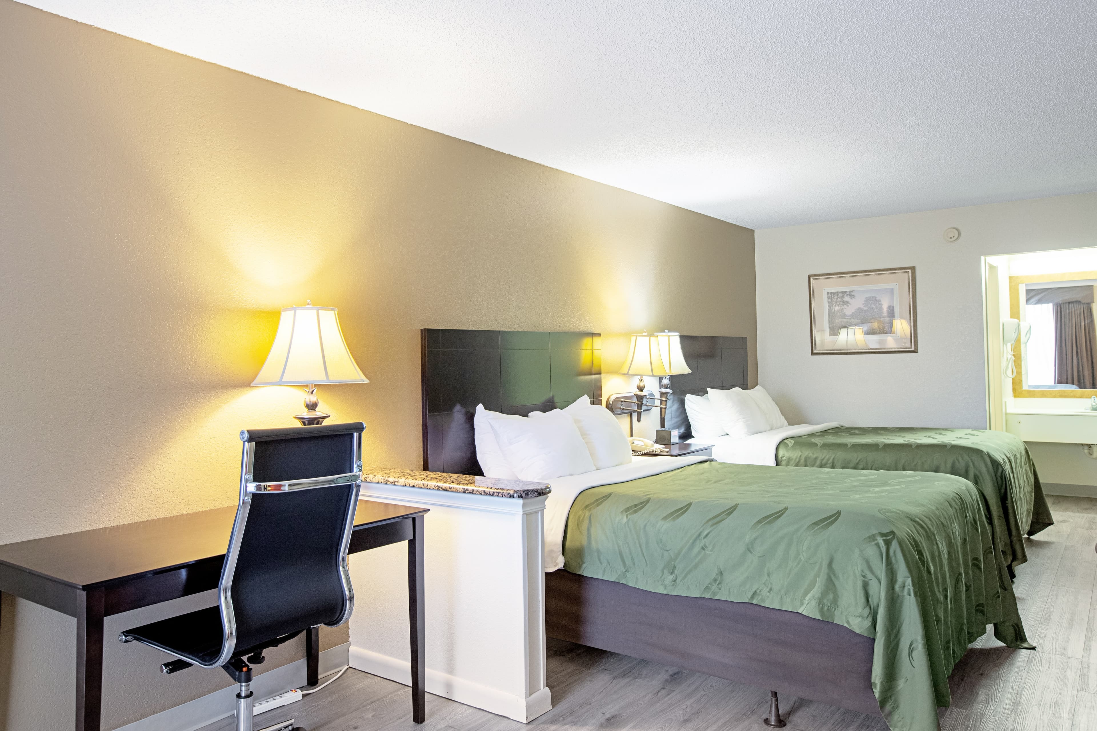Quality Inn & Suites Live Oak I-10 Exit 283 — 28