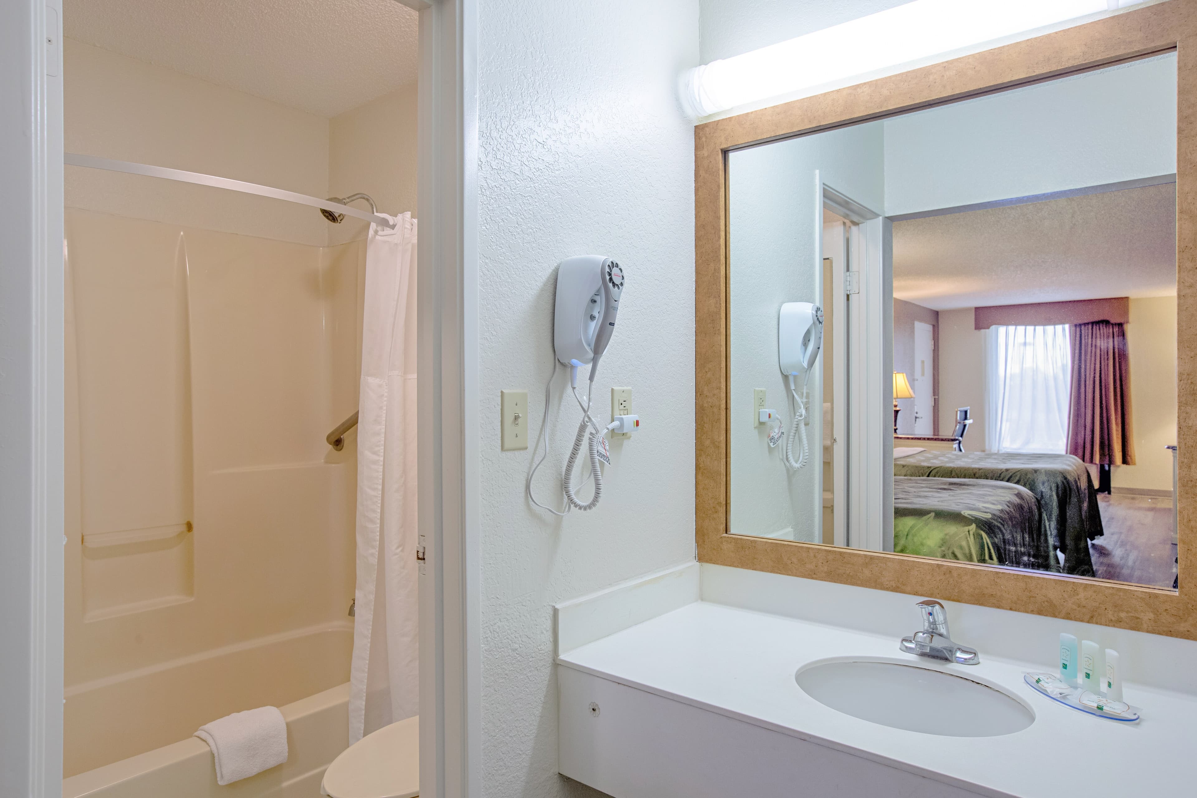 Quality Inn & Suites Live Oak I-10 Exit 283 — 30