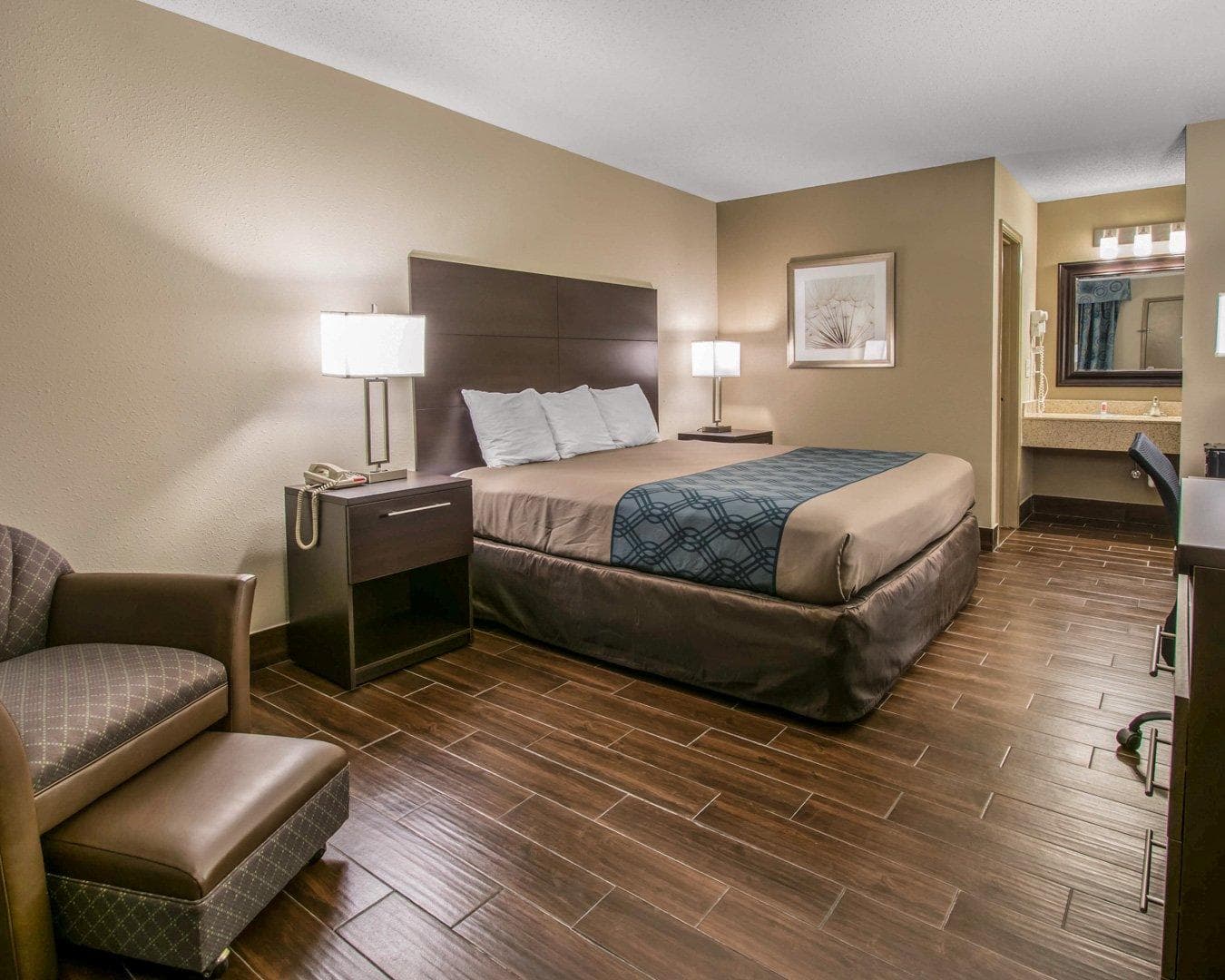 Econo Lodge Defuniak Springs I-10 — 8