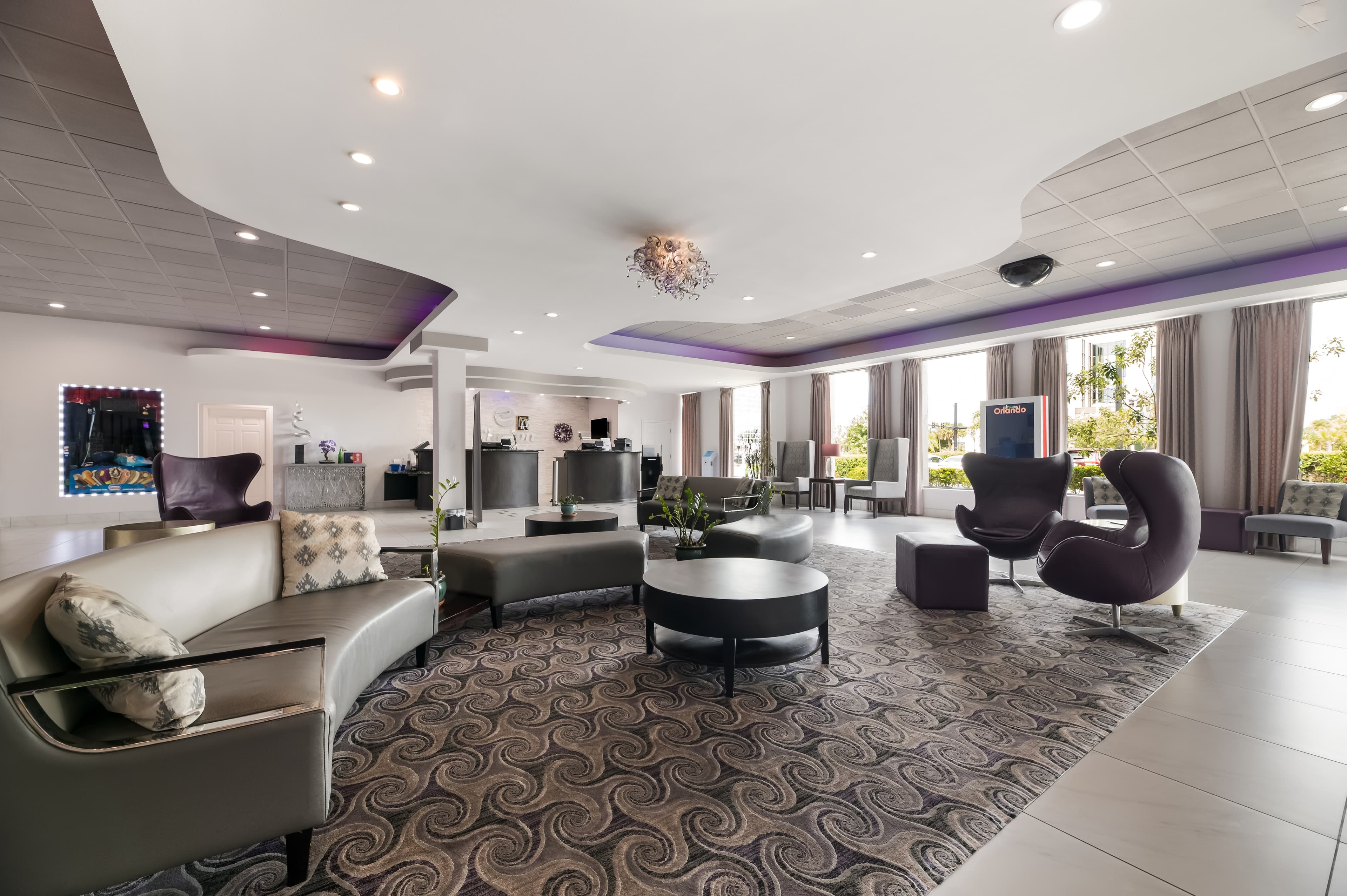 Clarion Inn & Suites Across From Universal Orlando Resort - Image 1