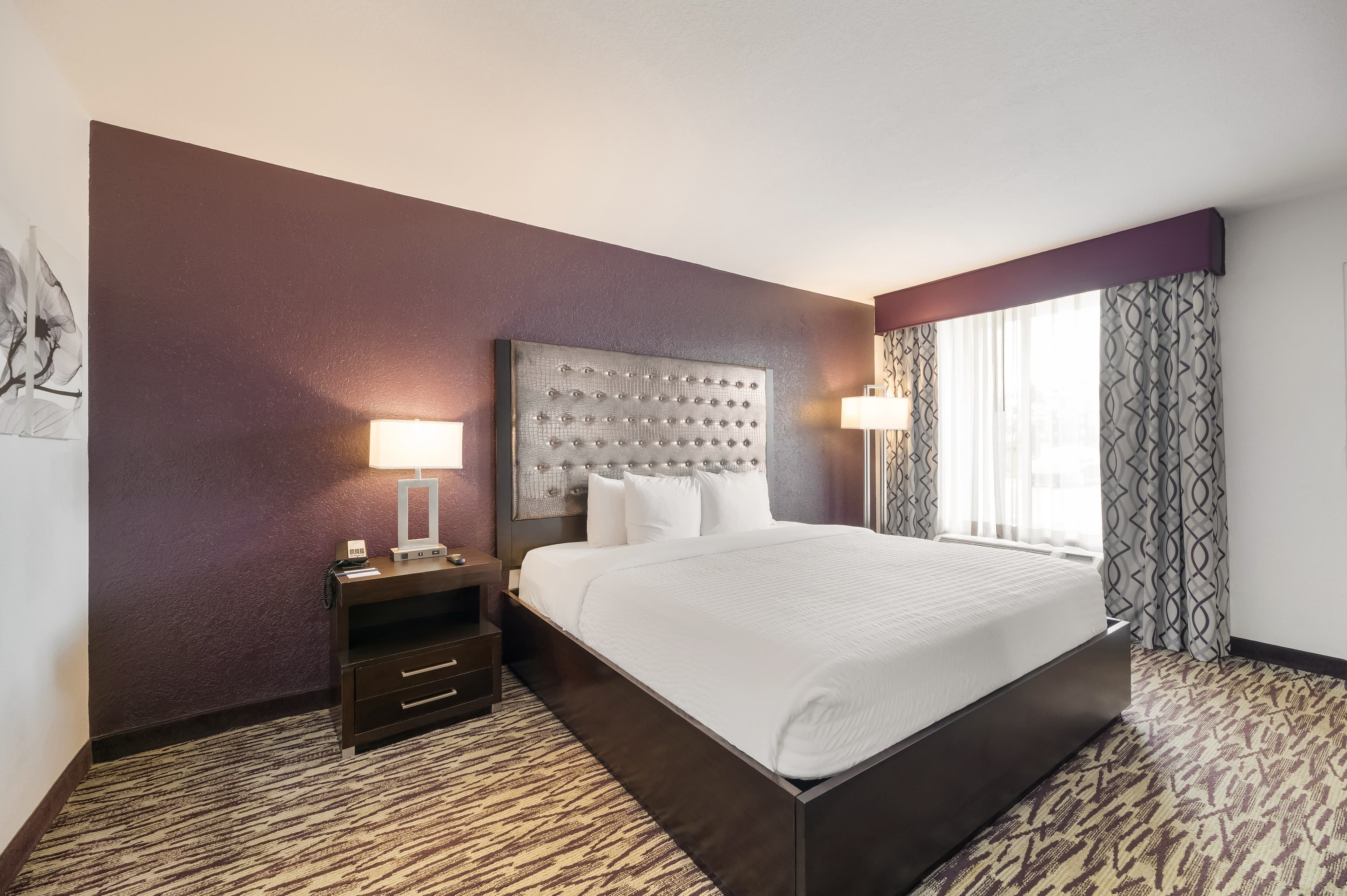 Clarion Inn & Suites Across From Universal Orlando Resort — 8
