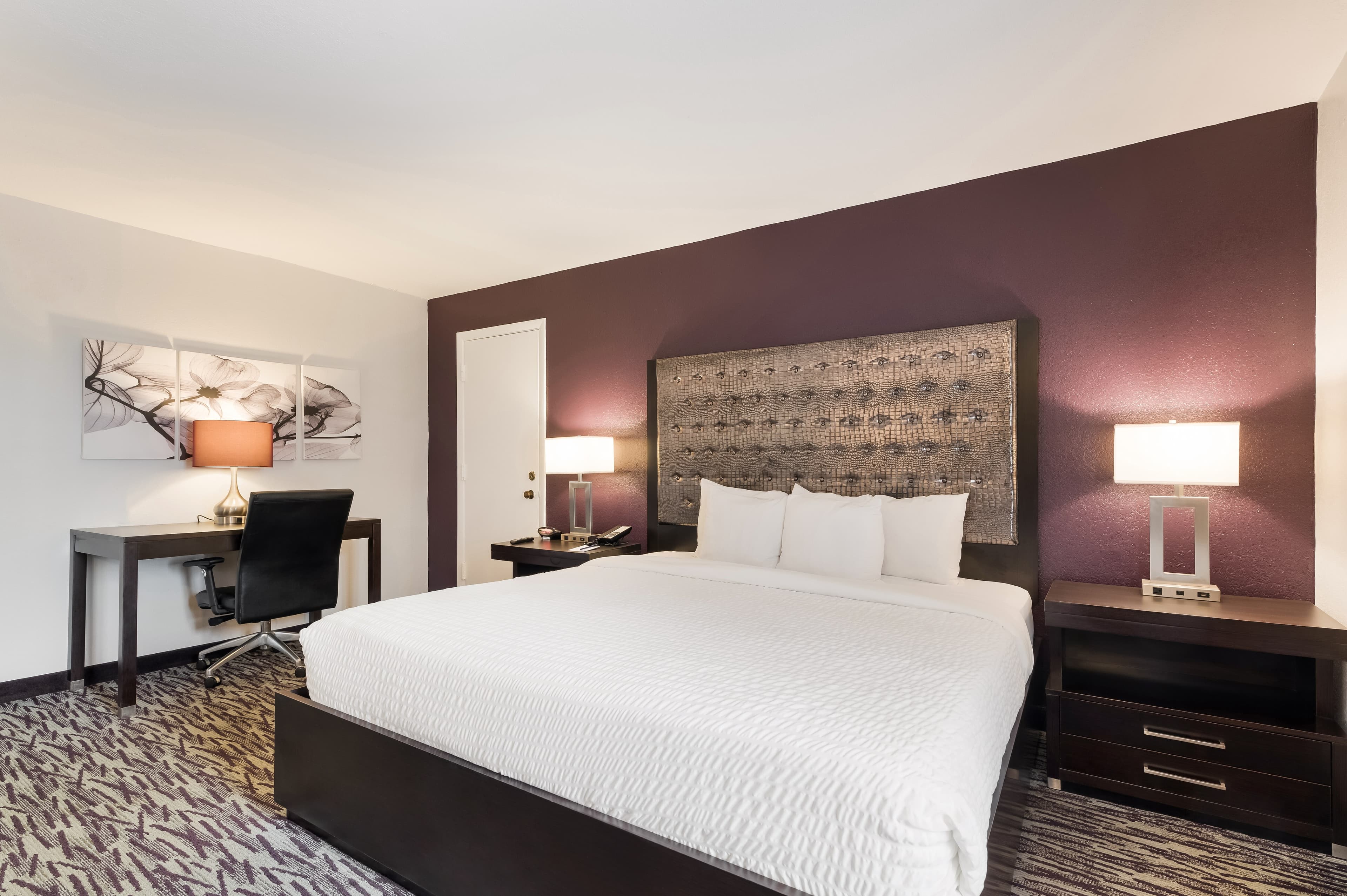 Clarion Inn & Suites Across From Universal Orlando Resort — 32
