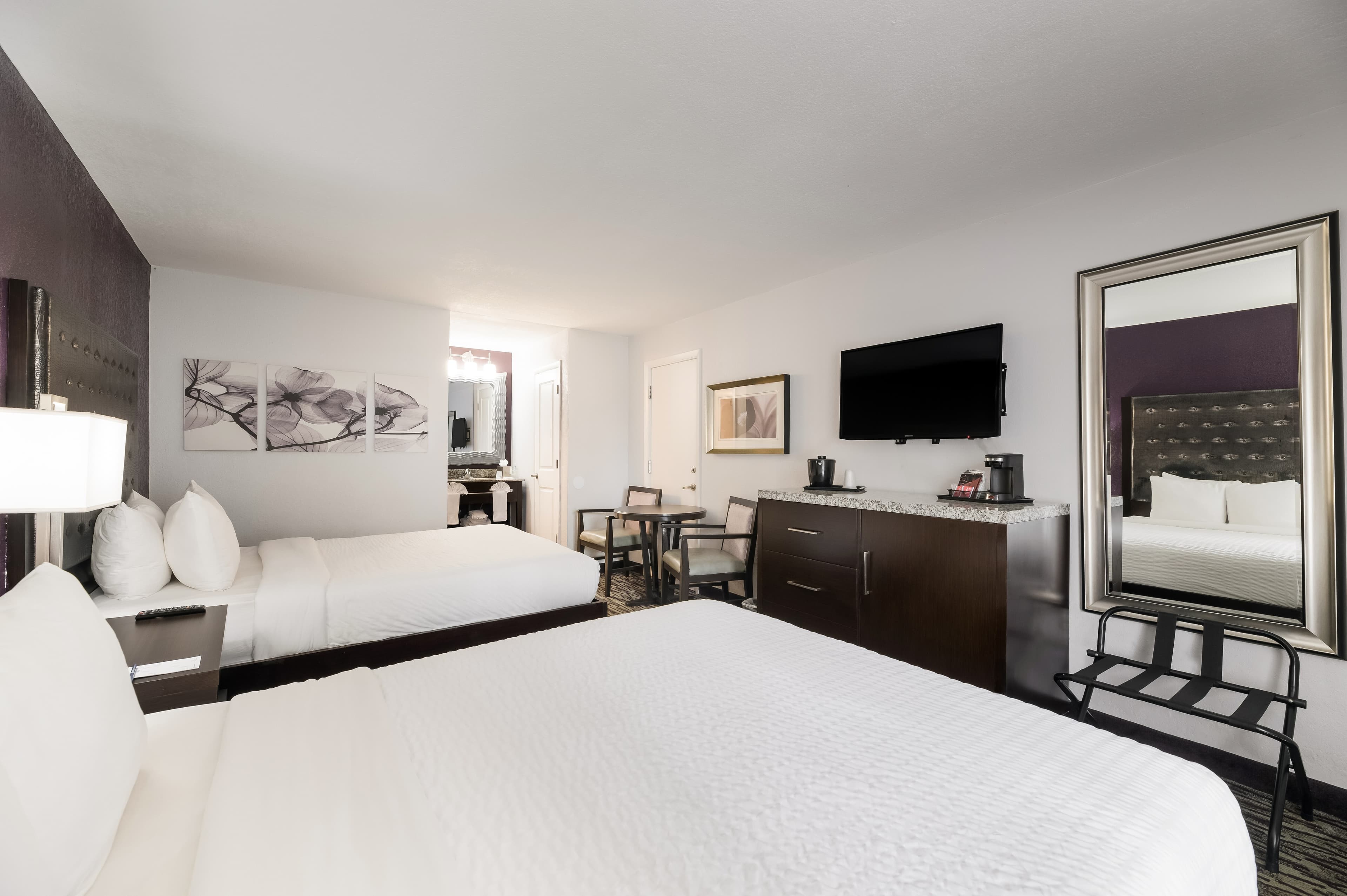 Clarion Inn & Suites Across From Universal Orlando Resort — 37