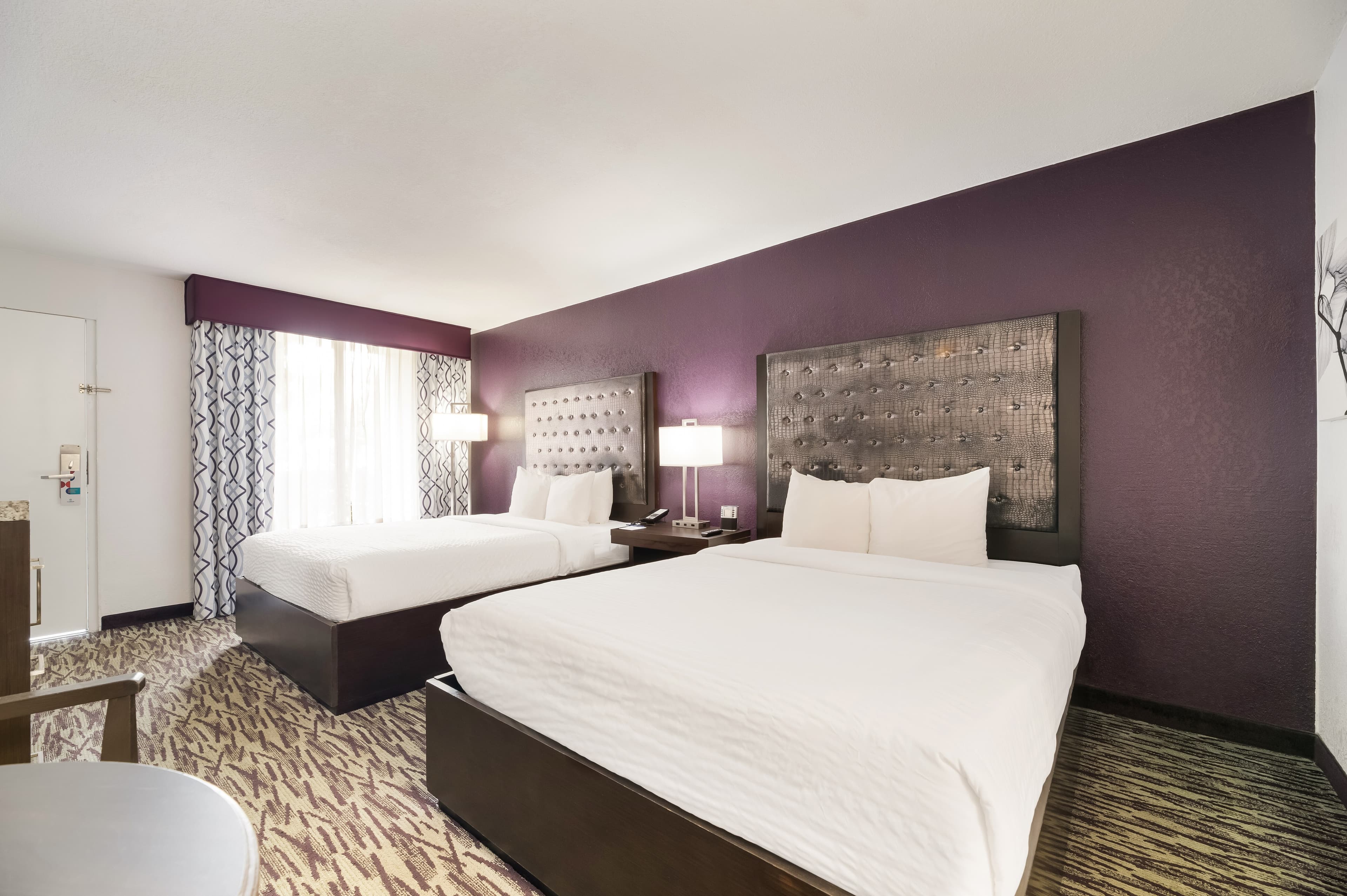Clarion Inn & Suites Across From Universal Orlando Resort — 38