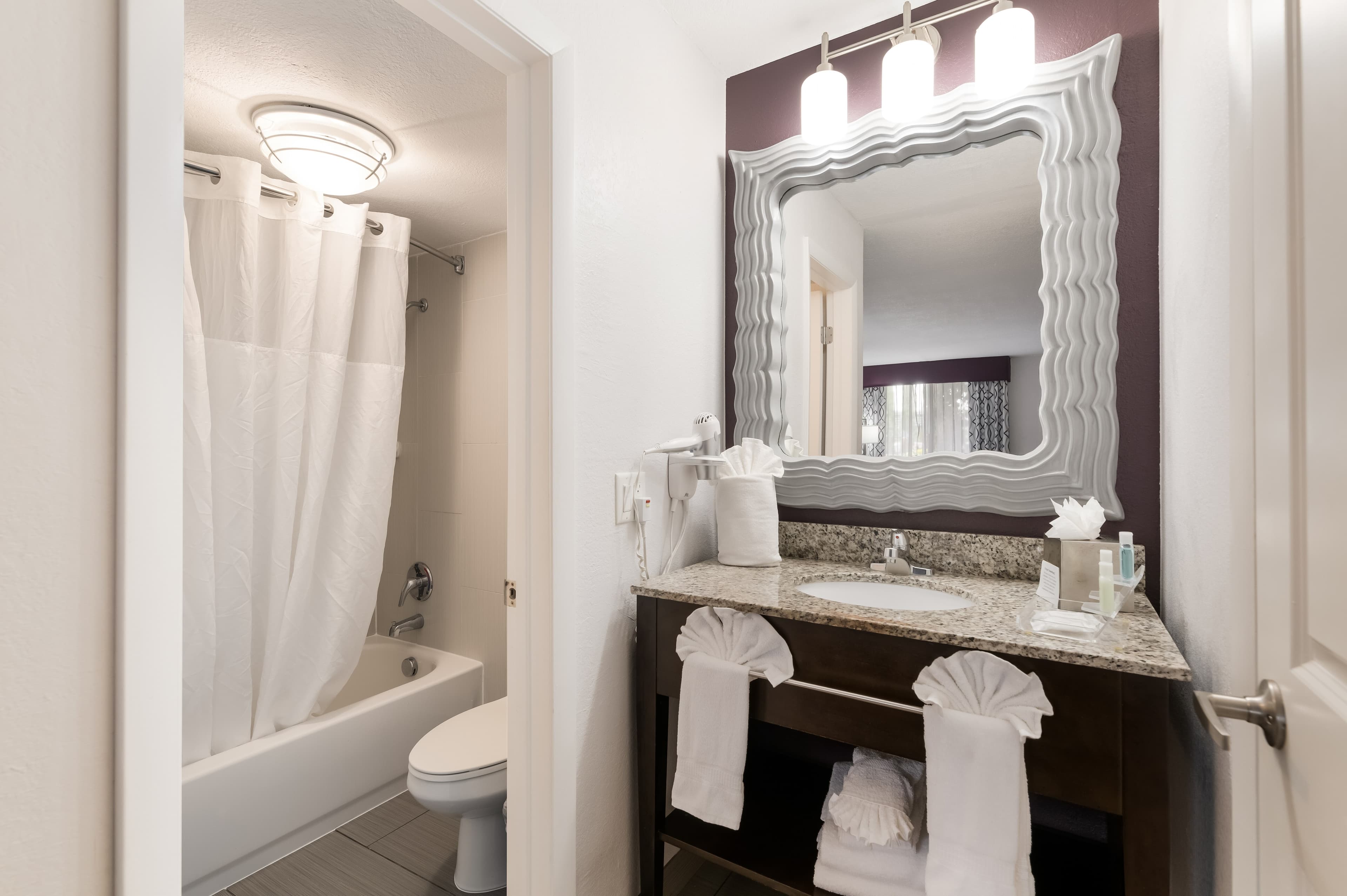 Clarion Inn & Suites Across From Universal Orlando Resort — 27