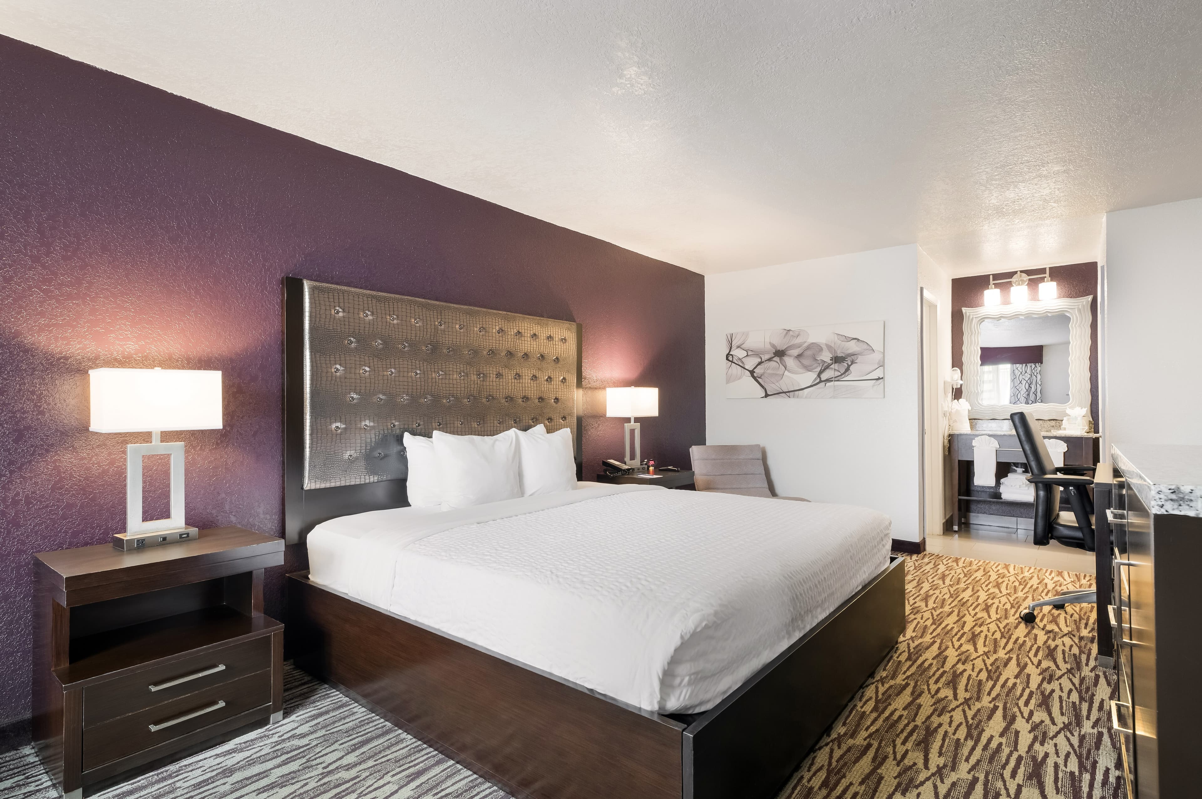 Clarion Inn & Suites Across From Universal Orlando Resort — 24