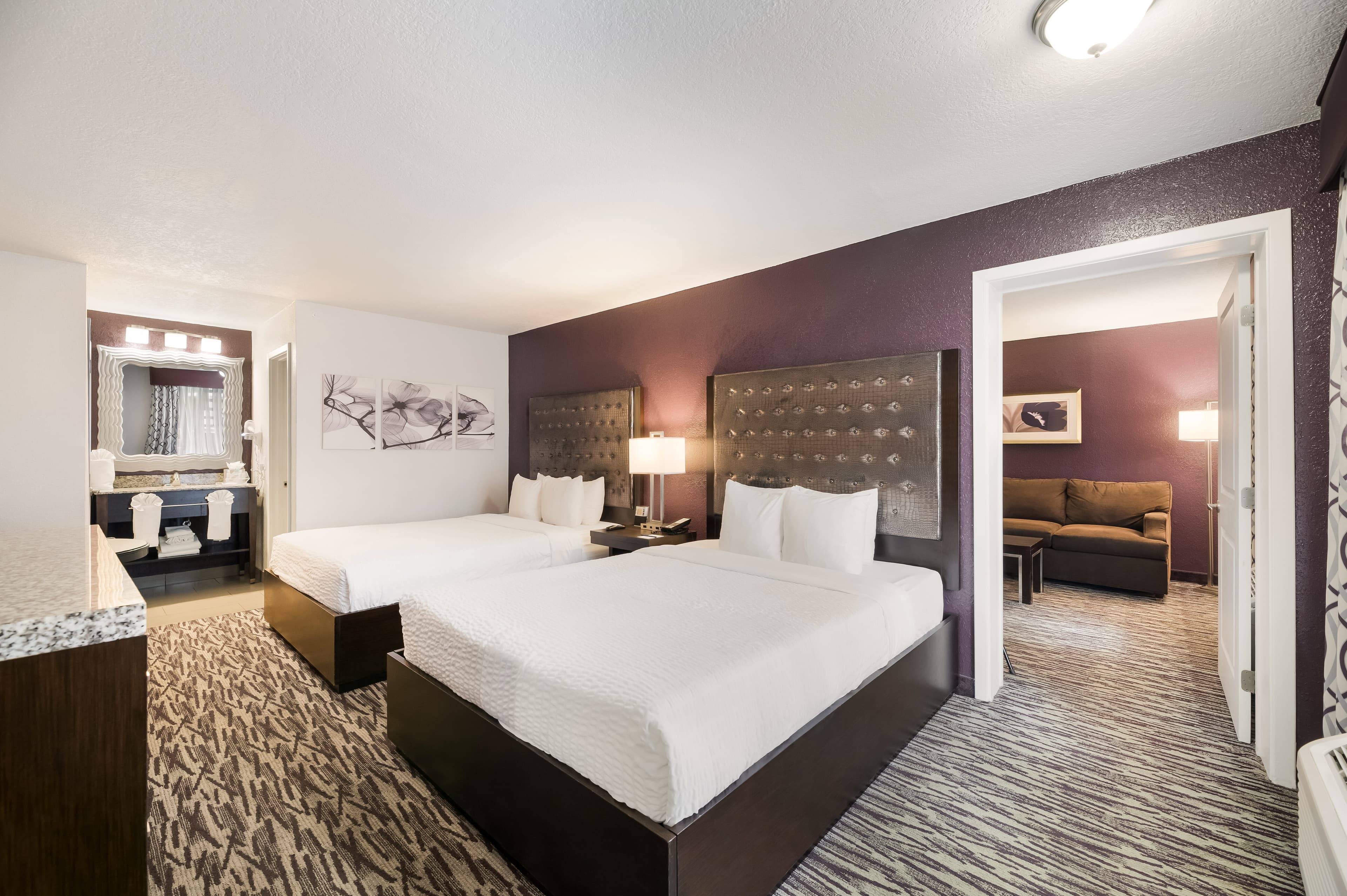 Clarion Inn & Suites Across From Universal Orlando Resort — 52