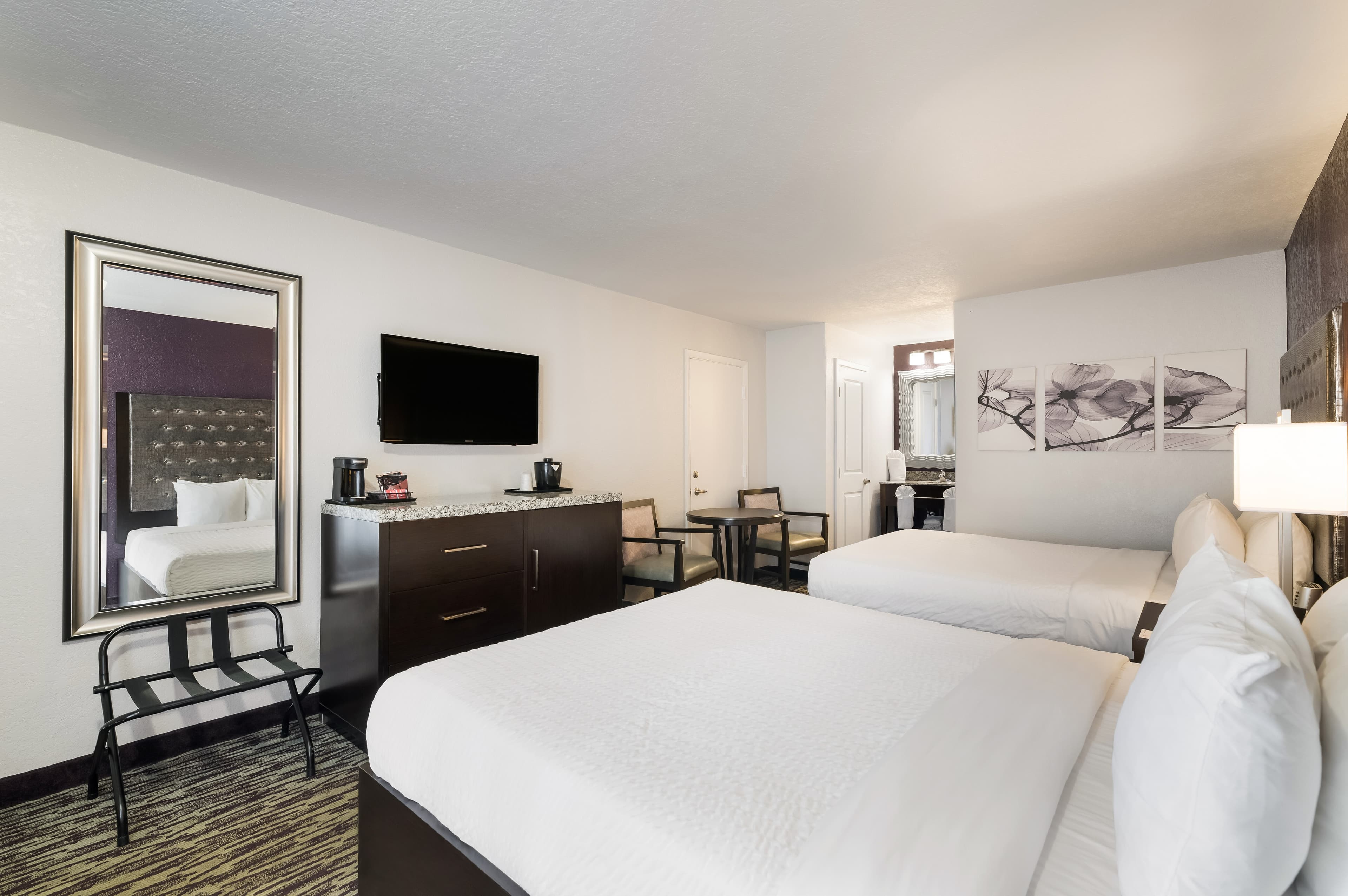 Clarion Inn & Suites Across From Universal Orlando Resort — 53