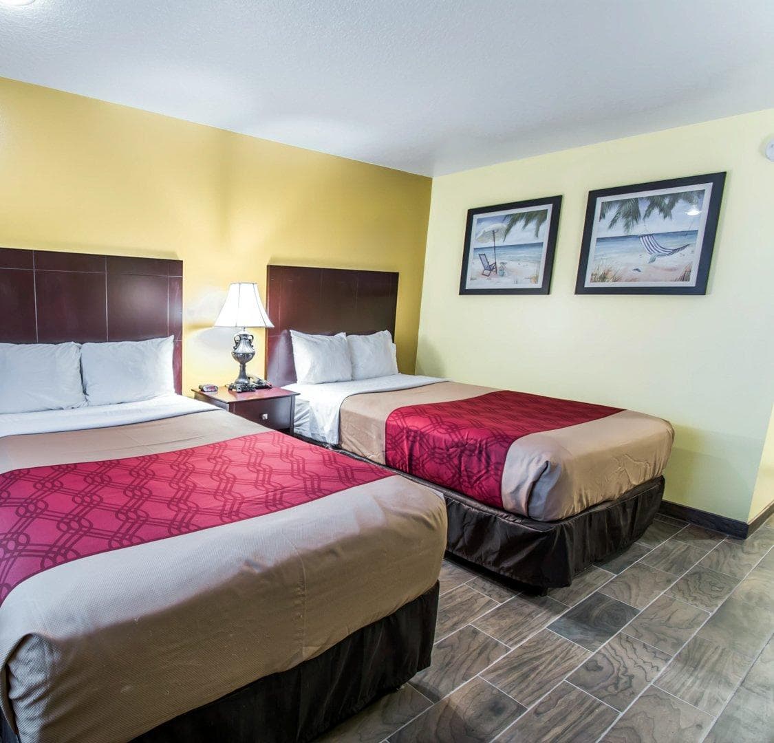Econo Lodge Cocoa Beach - near the Port — 2