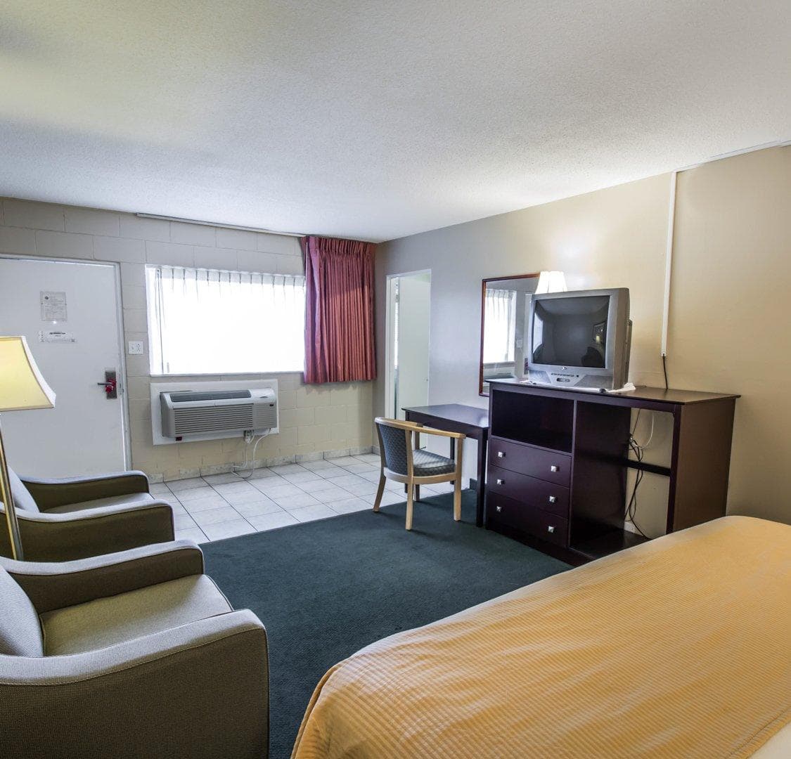 Econo Lodge Cocoa Beach - near the Port — 9