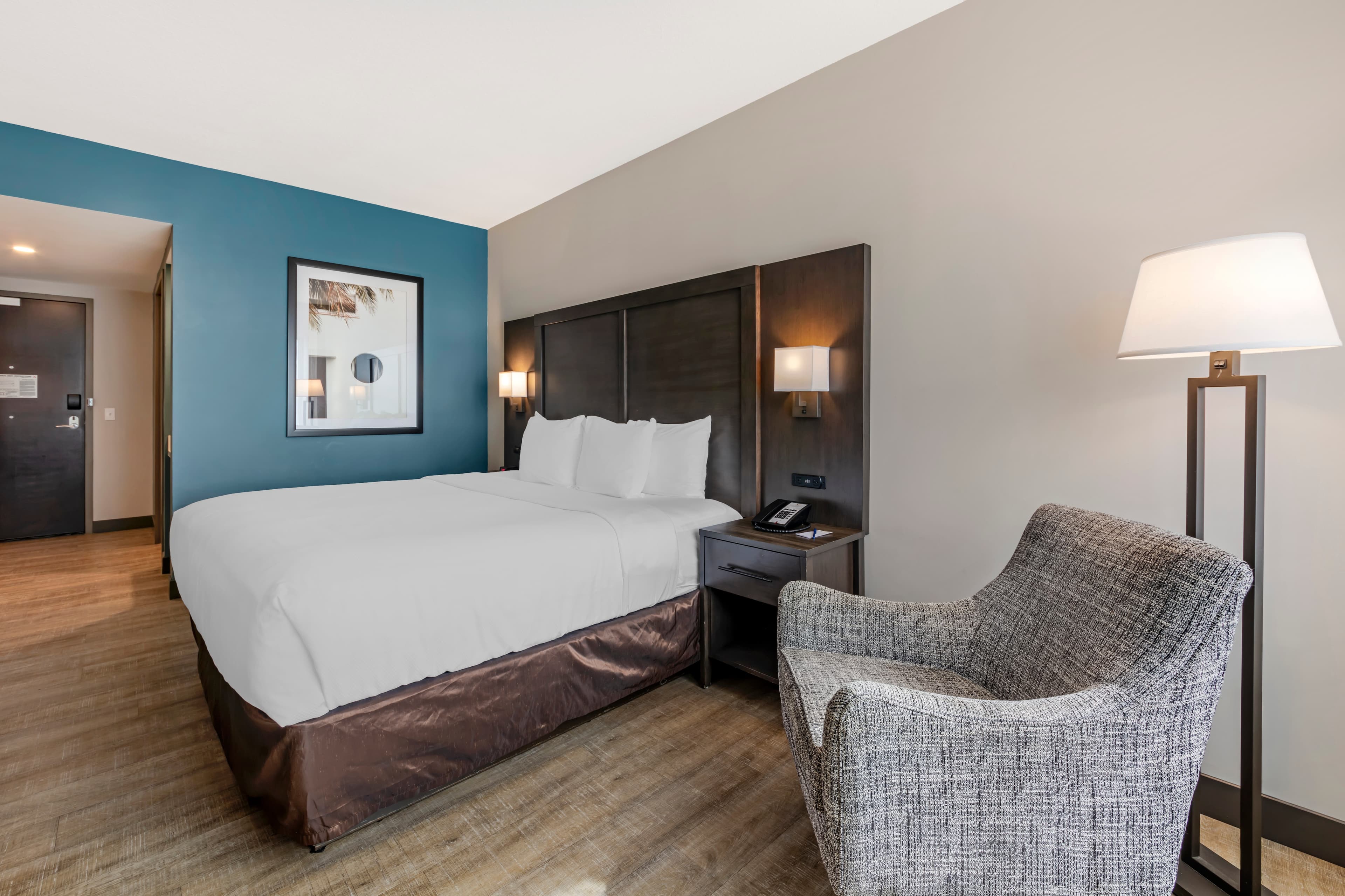 Comfort Inn & Suites Miami International Airport - Image 2