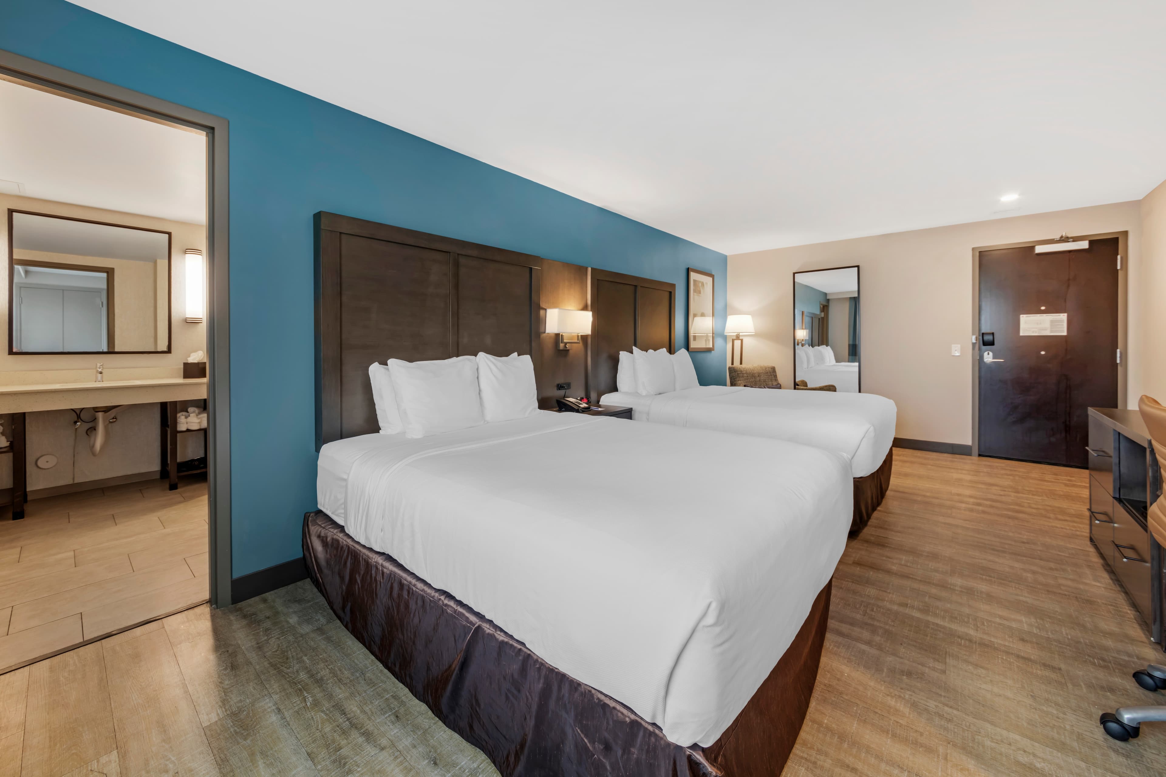 Comfort Inn & Suites Miami International Airport — 6