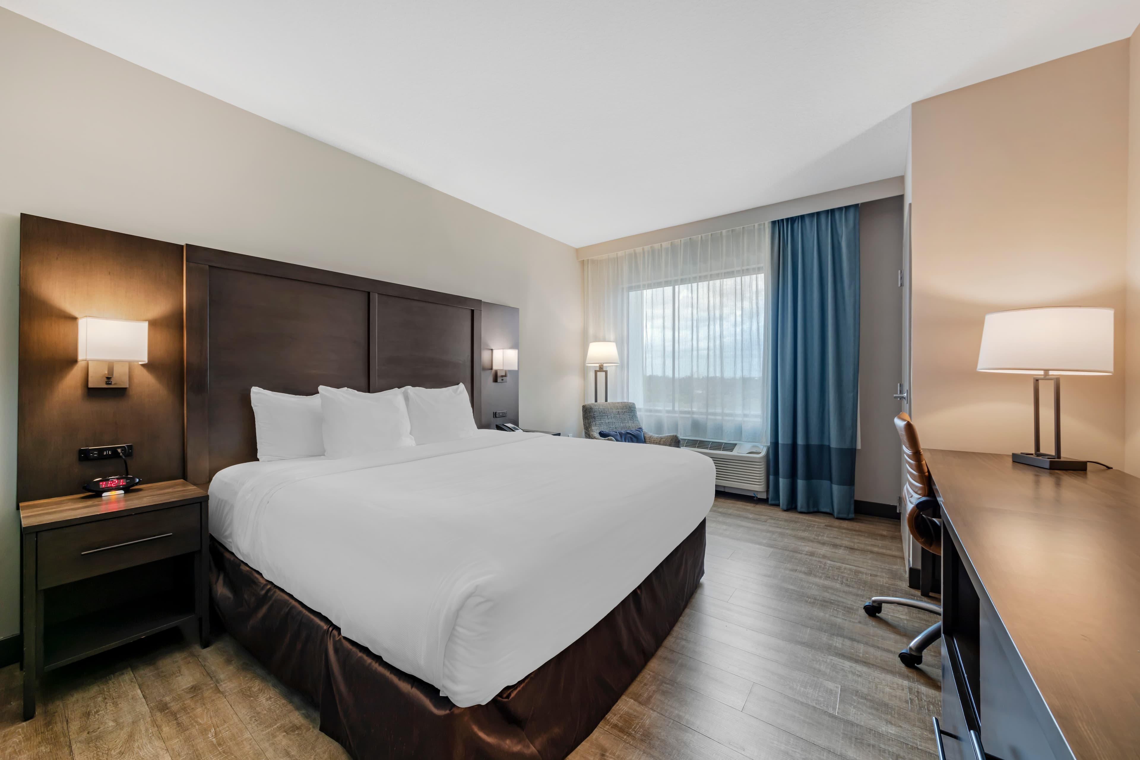 Comfort Inn & Suites Miami International Airport — 10
