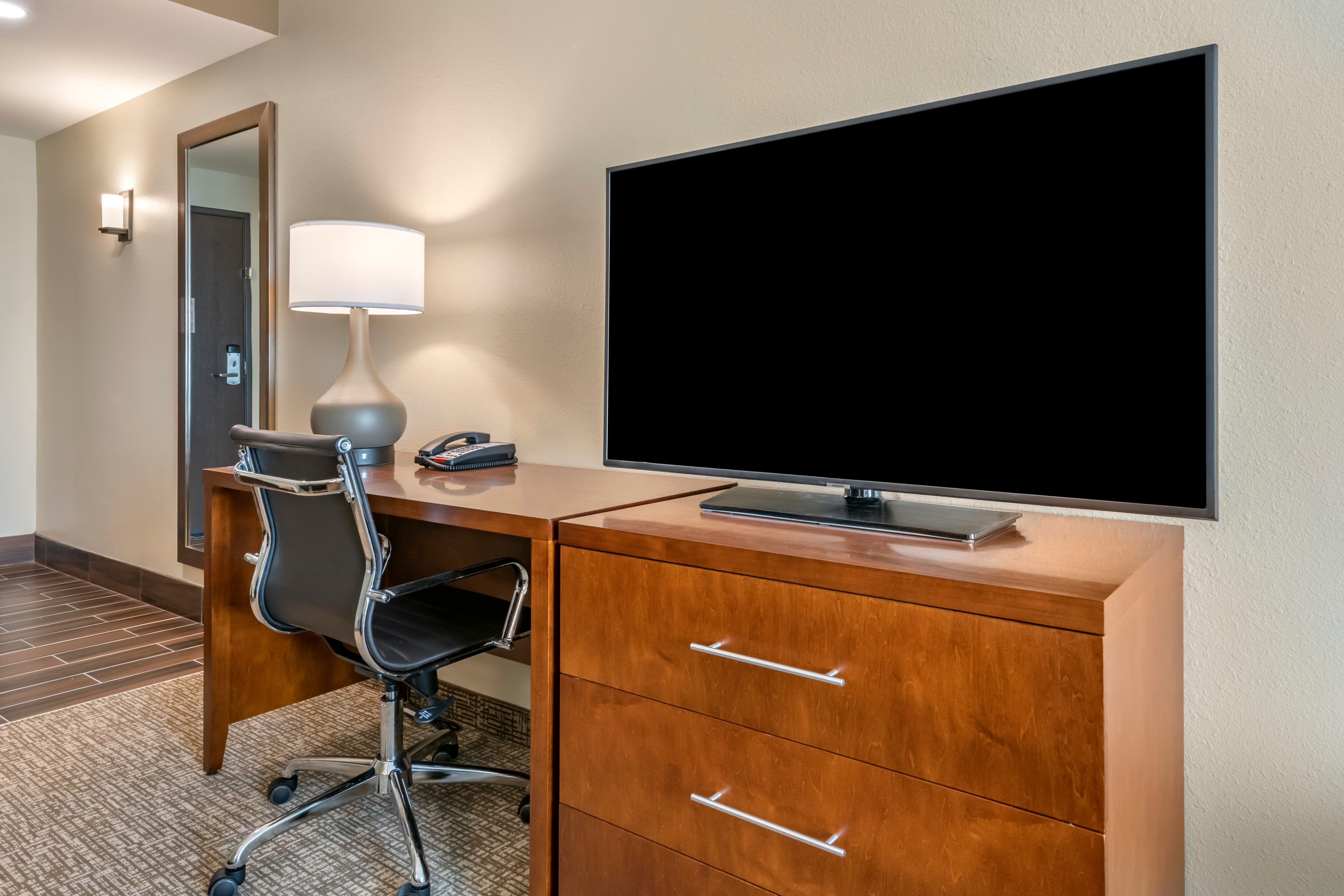 Comfort Suites Daytona Beach-Speedway - Image 4