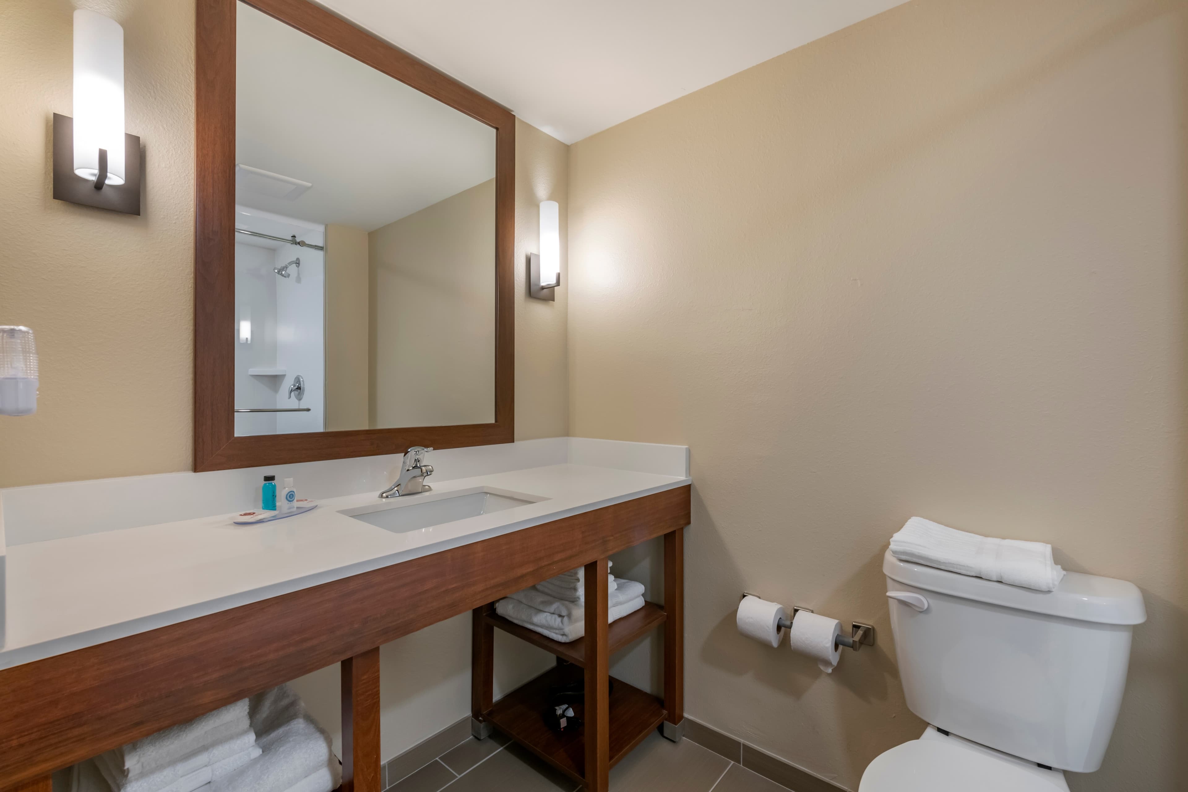 Comfort Suites Daytona Beach-Speedway - Image 5