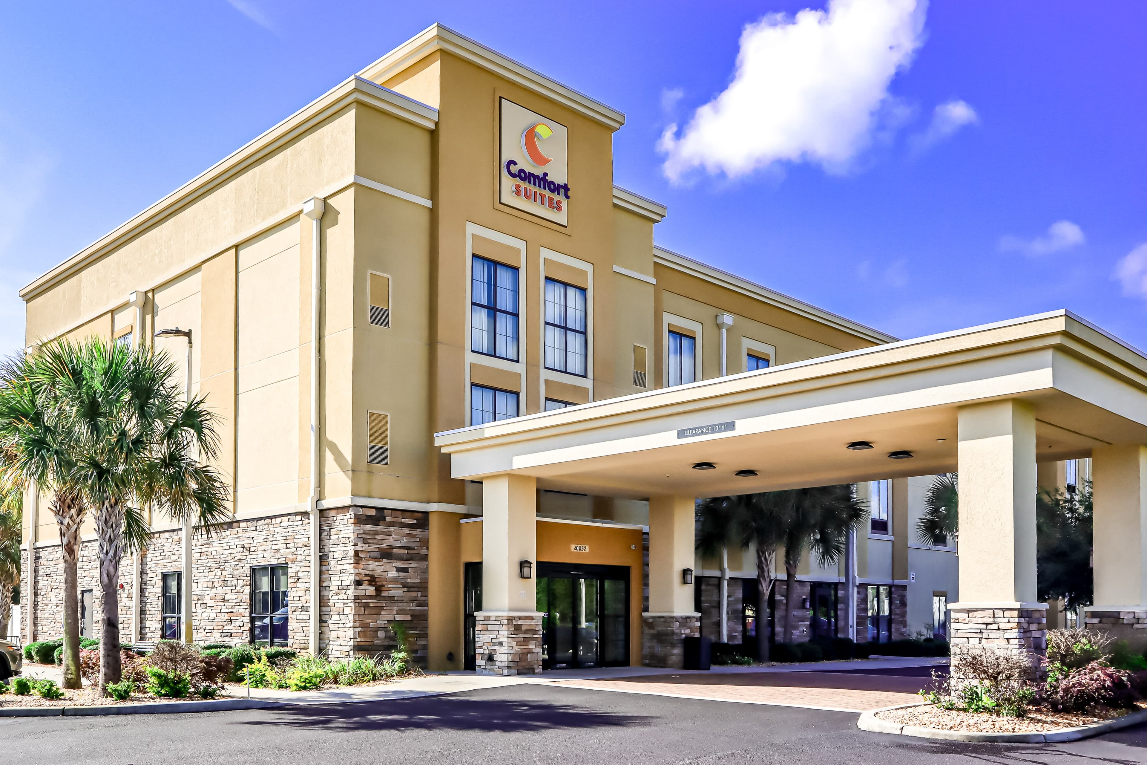 Comfort Suites Dunnellon near Rainbow Springs - Image 1