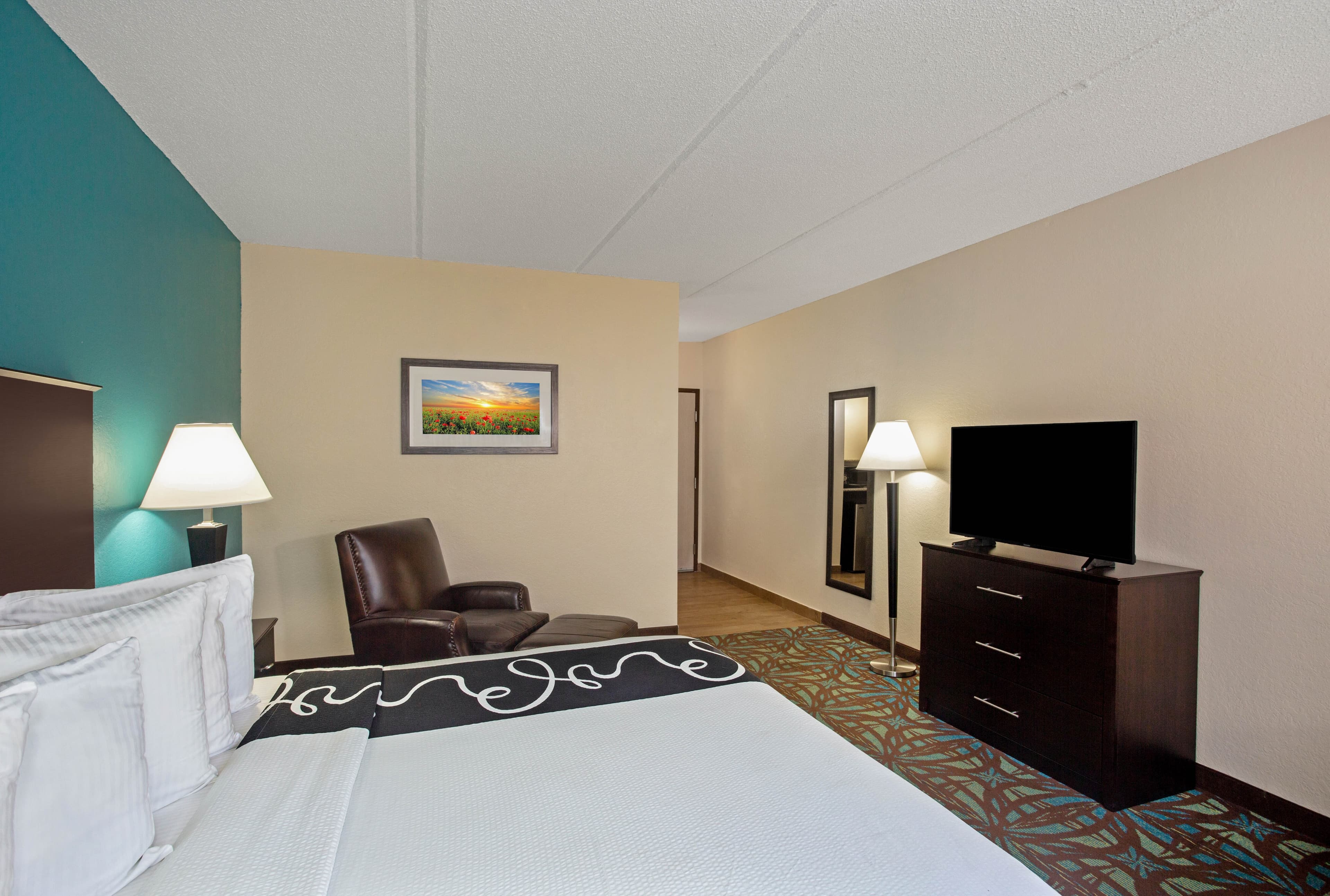 Comfort Inn & Suites Sarasota I75 - Image 5