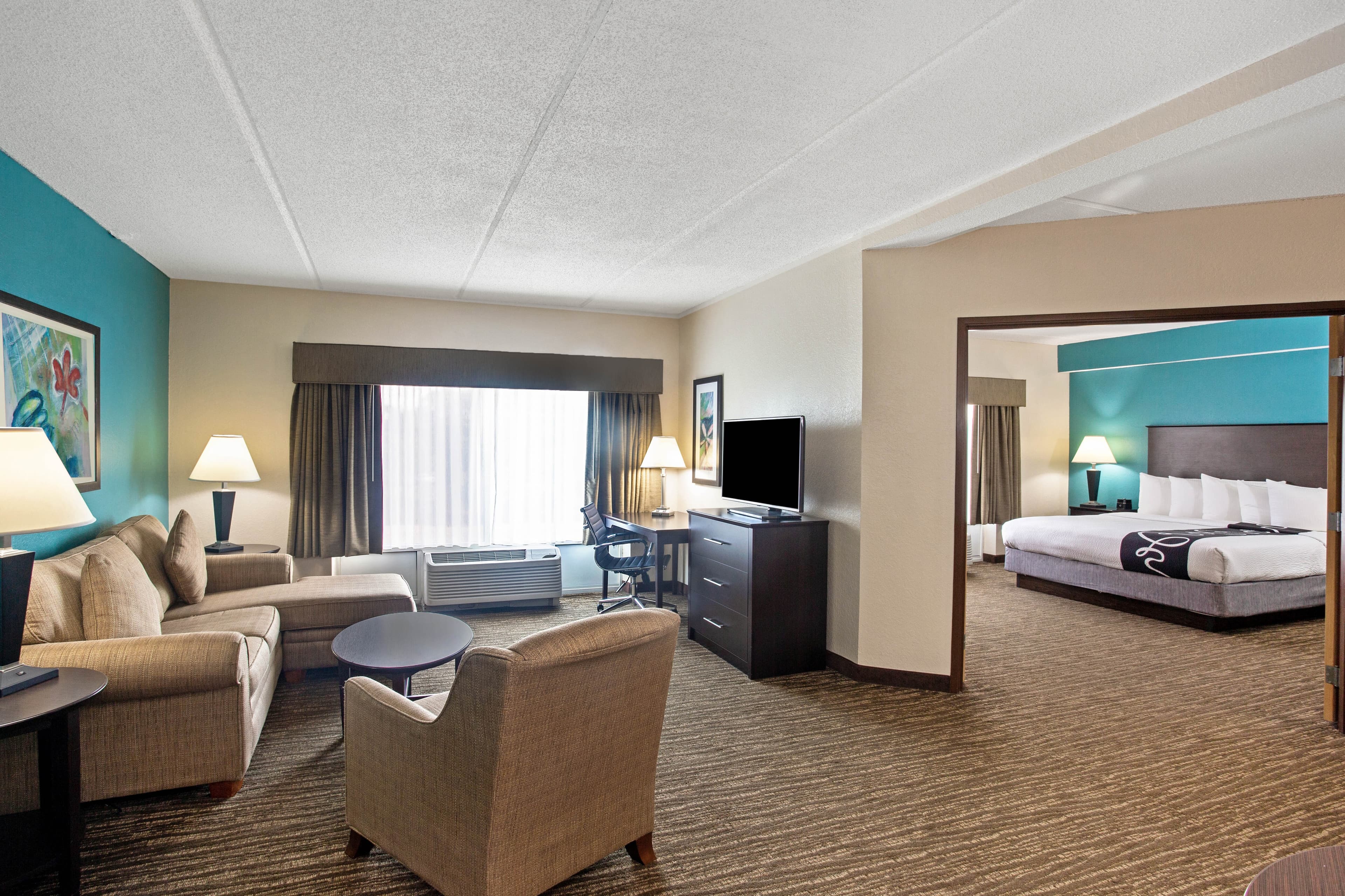 Comfort Inn & Suites Sarasota I75 — 12