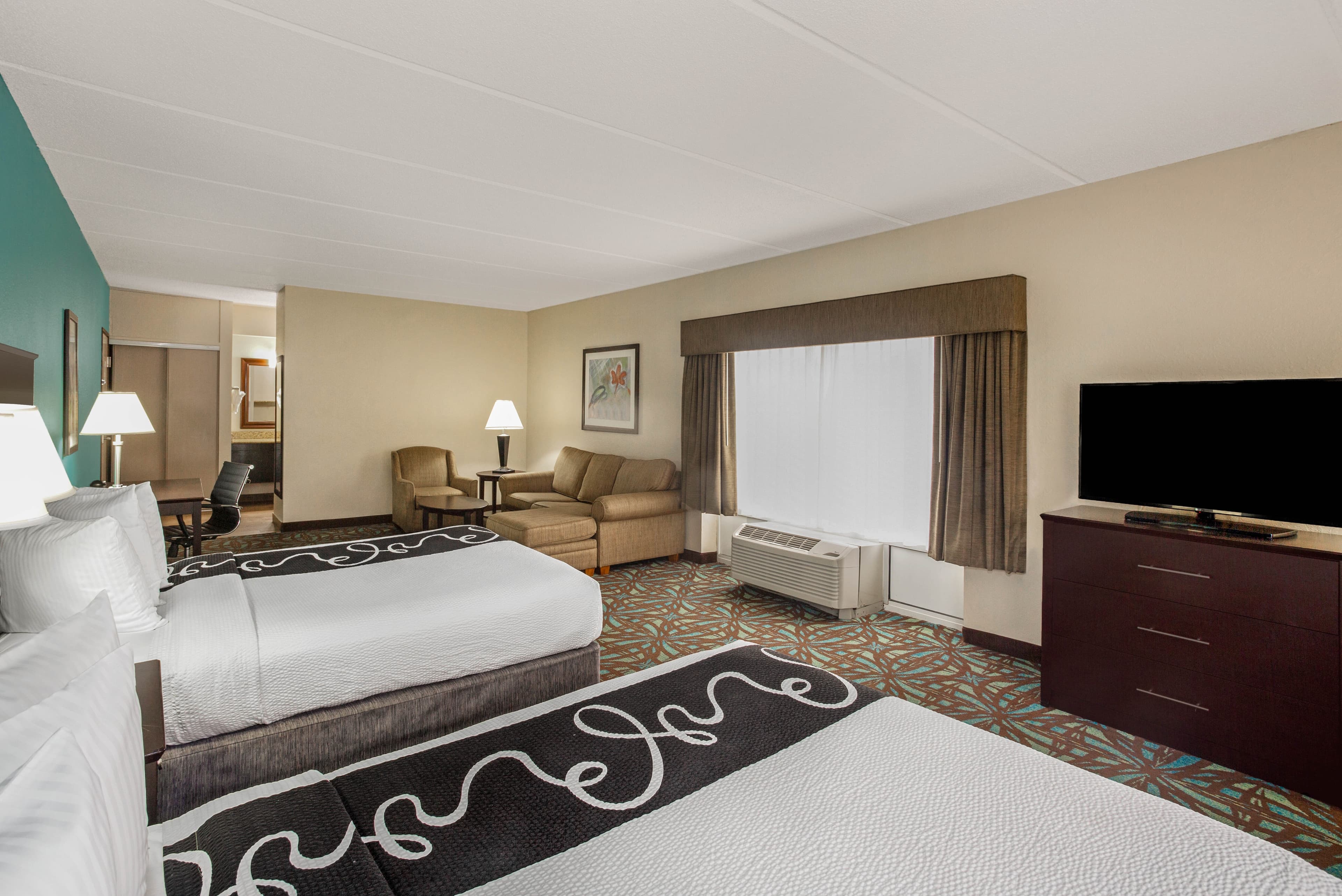 Comfort Inn & Suites Sarasota I75 — 8