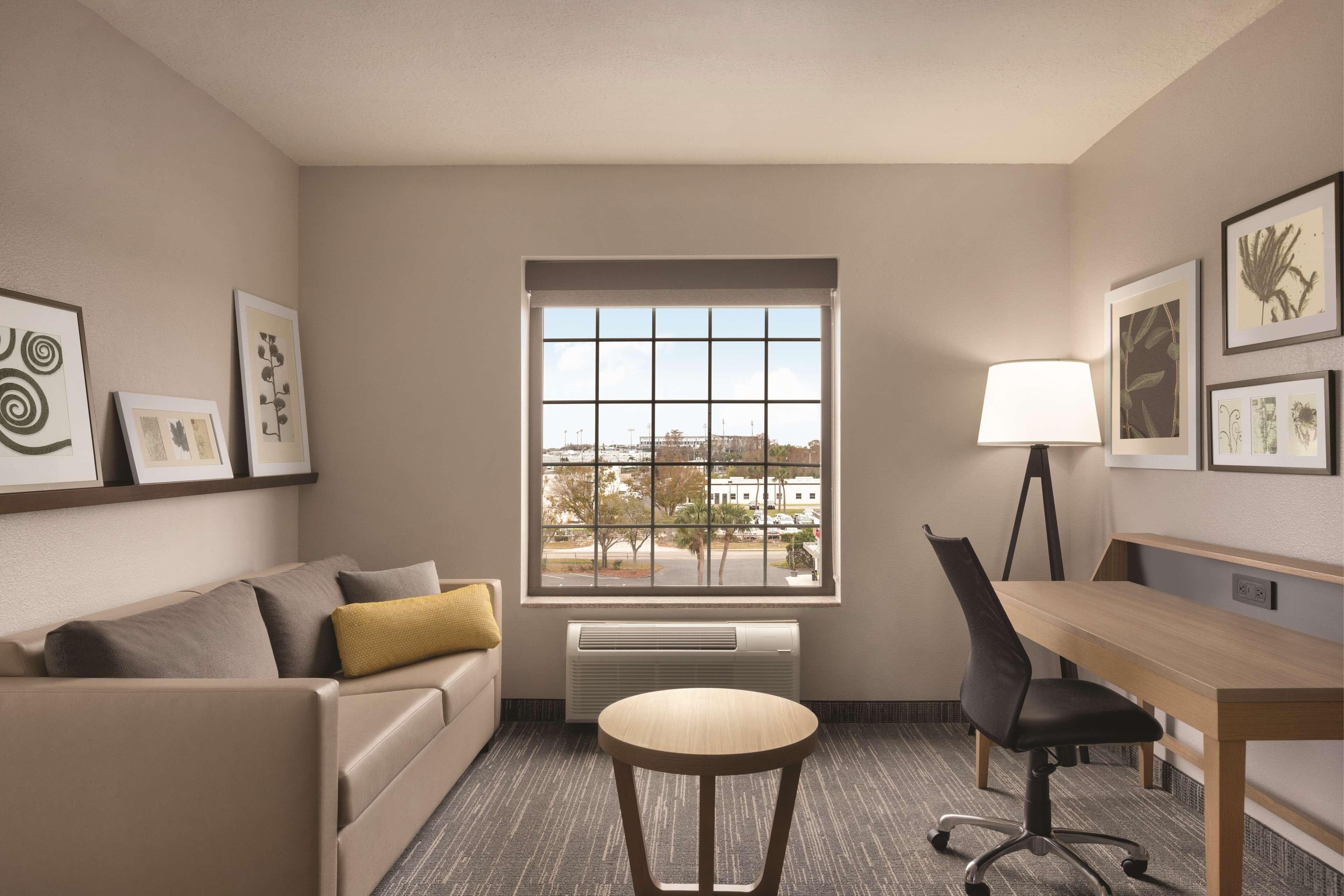 Country Inn & Suites by Radisson, RJ Stadium - Tampa Airport East — 14