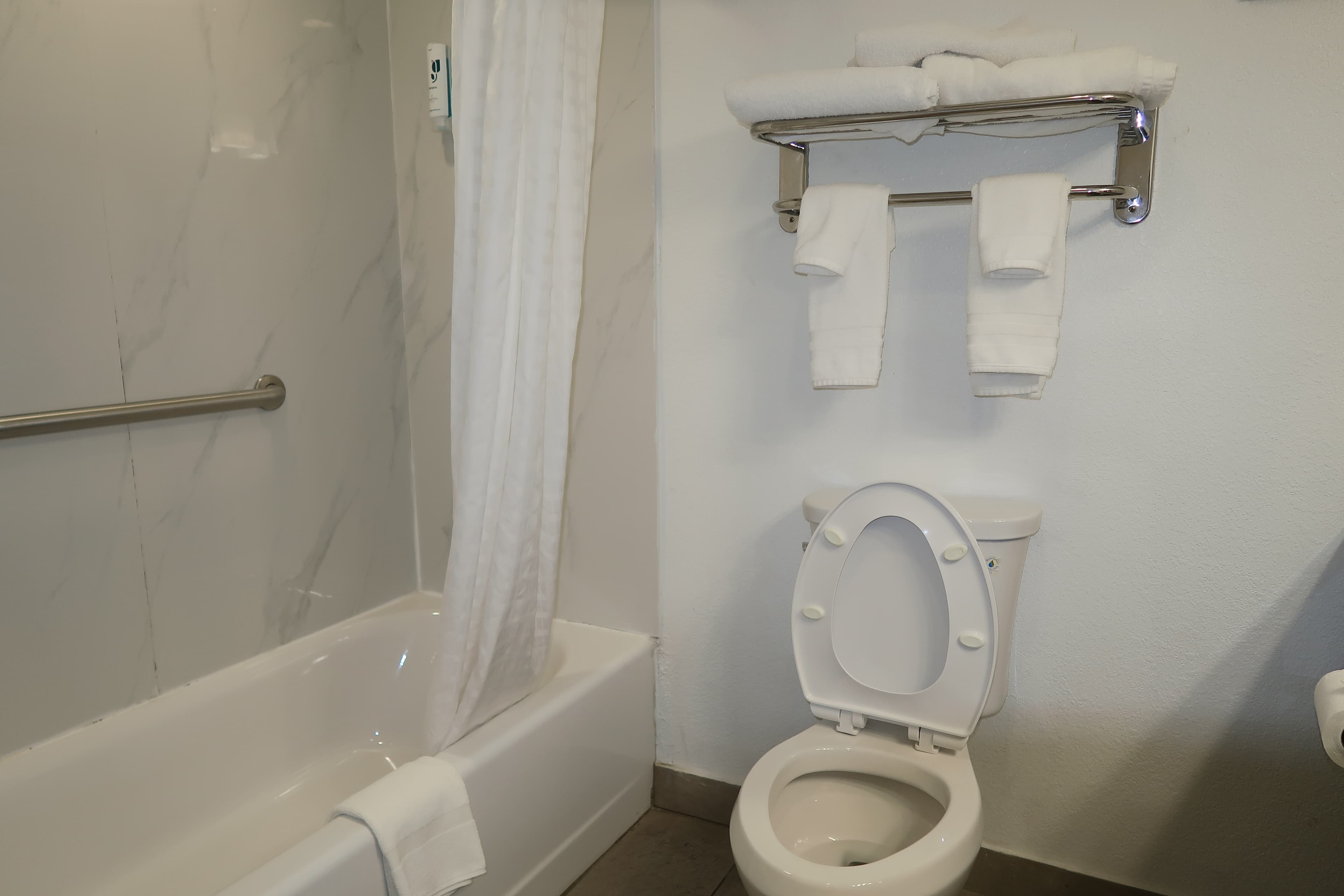 Country Inn & Suites by Radisson, Tallahassee-University Area, FL — 4