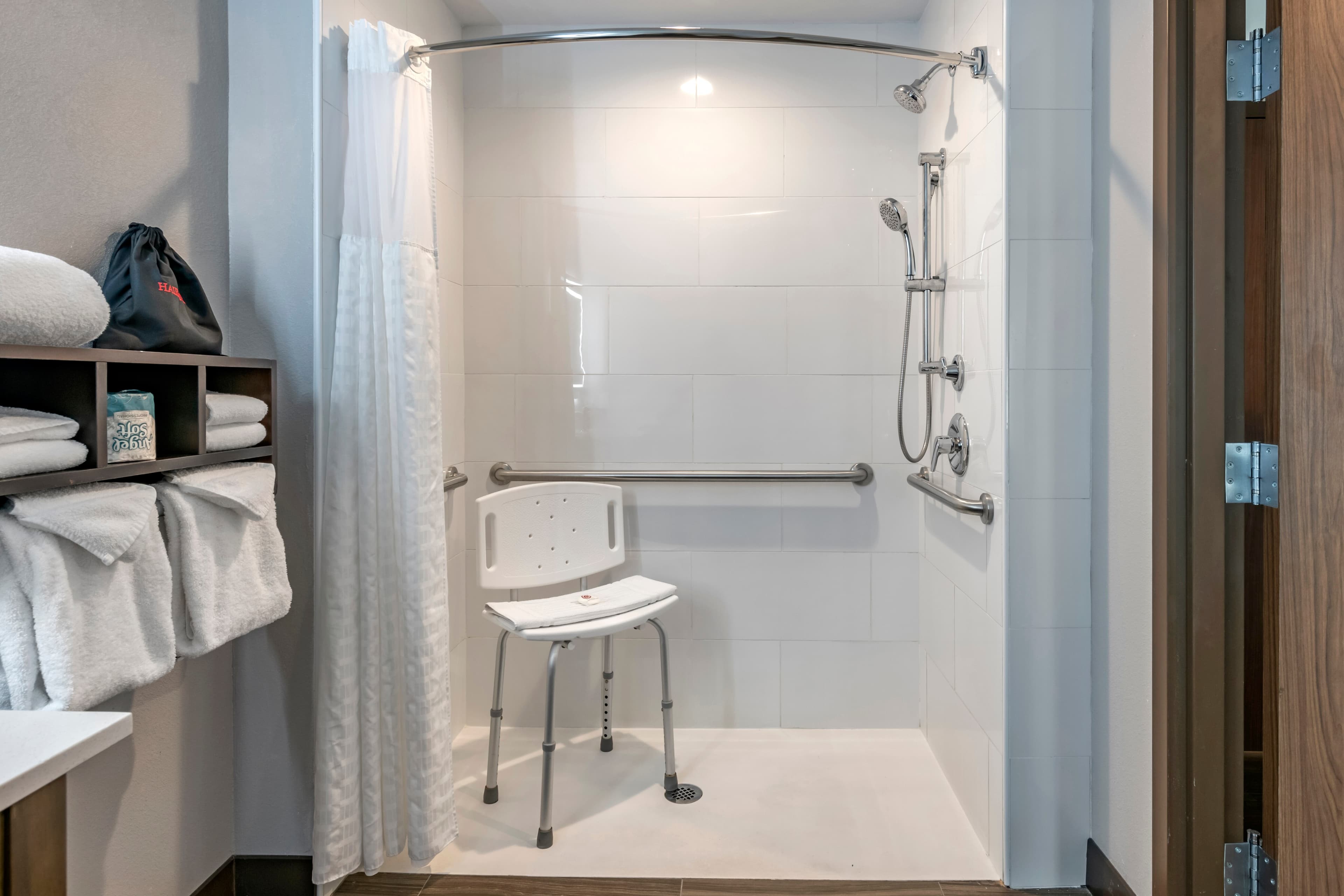 Comfort Suites Fort Lauderdale Airport & Cruise Port — 11
