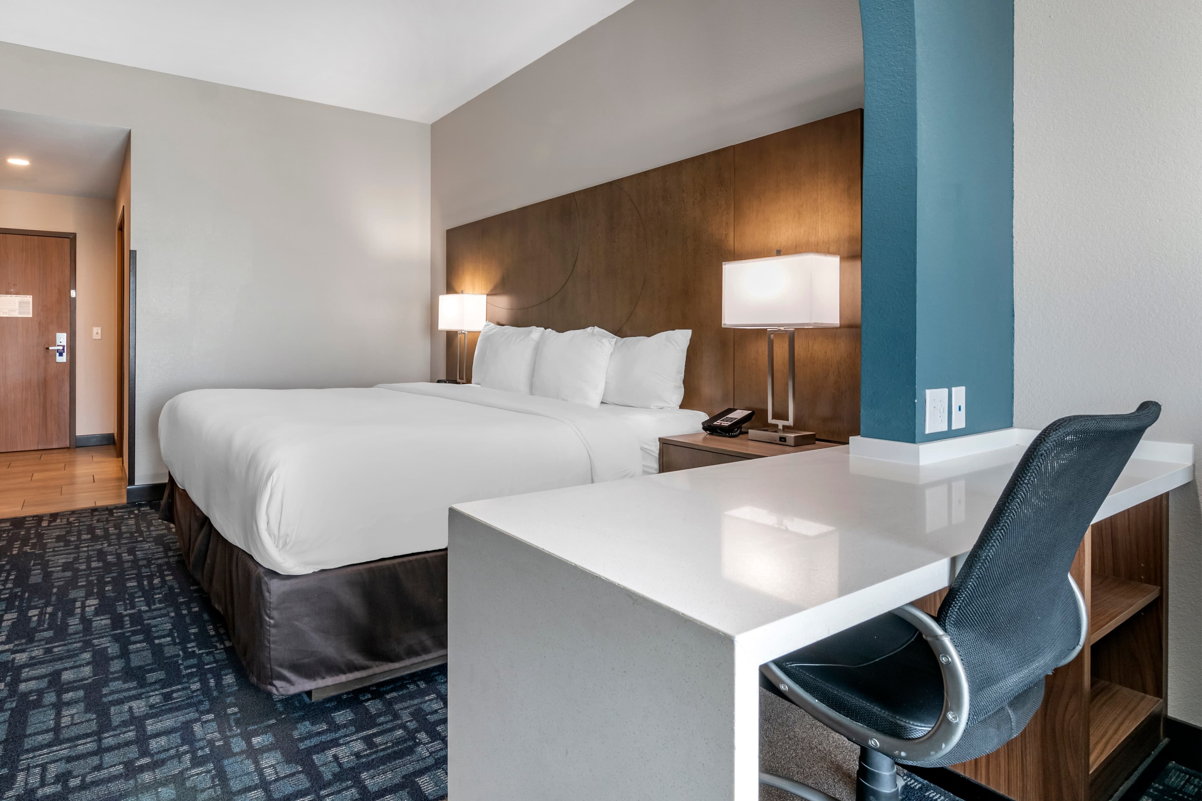 Comfort Suites Fort Lauderdale Airport & Cruise Port - Image 4