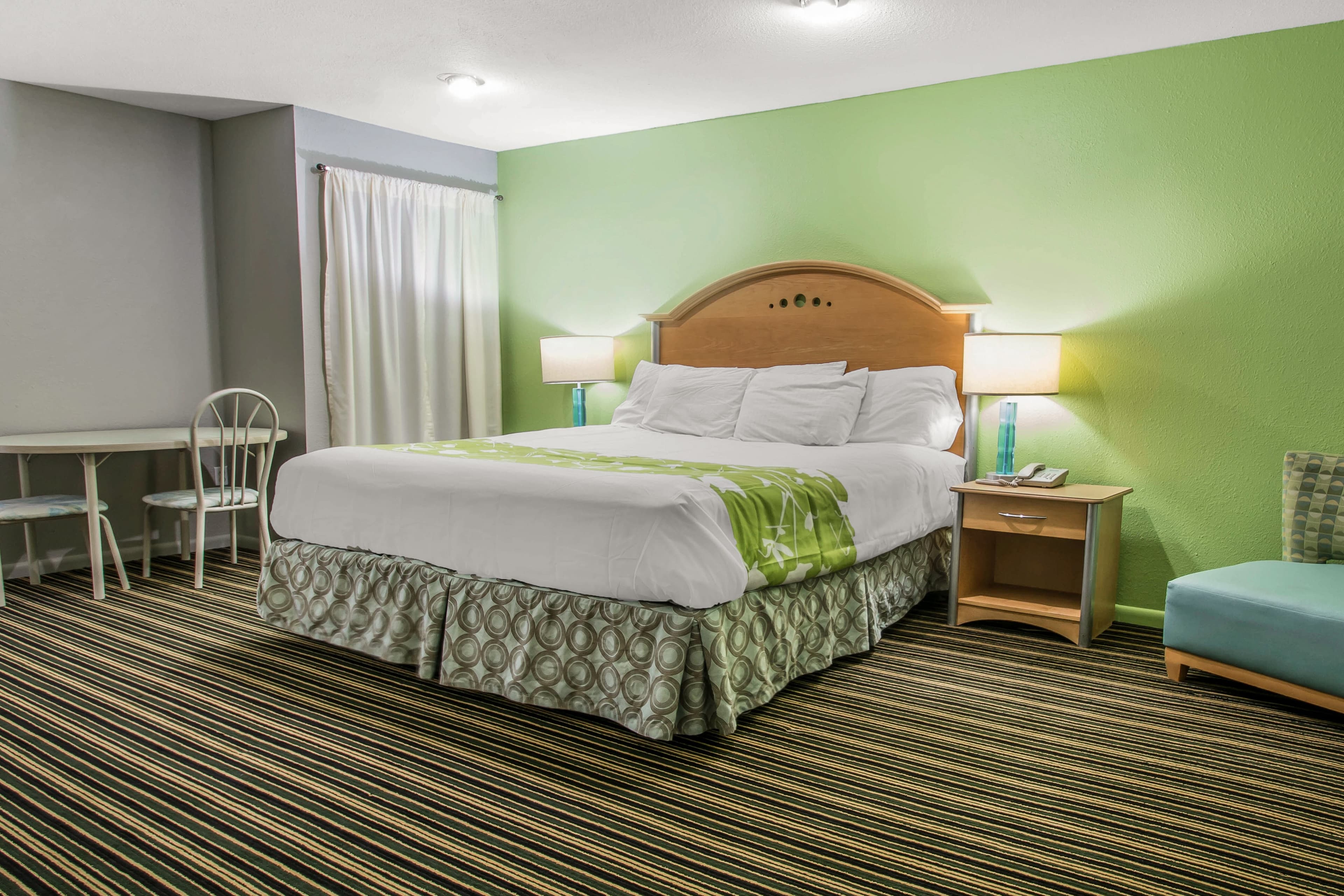Rodeway Inn & Suites Winter Haven Chain of Lakes - Image 5