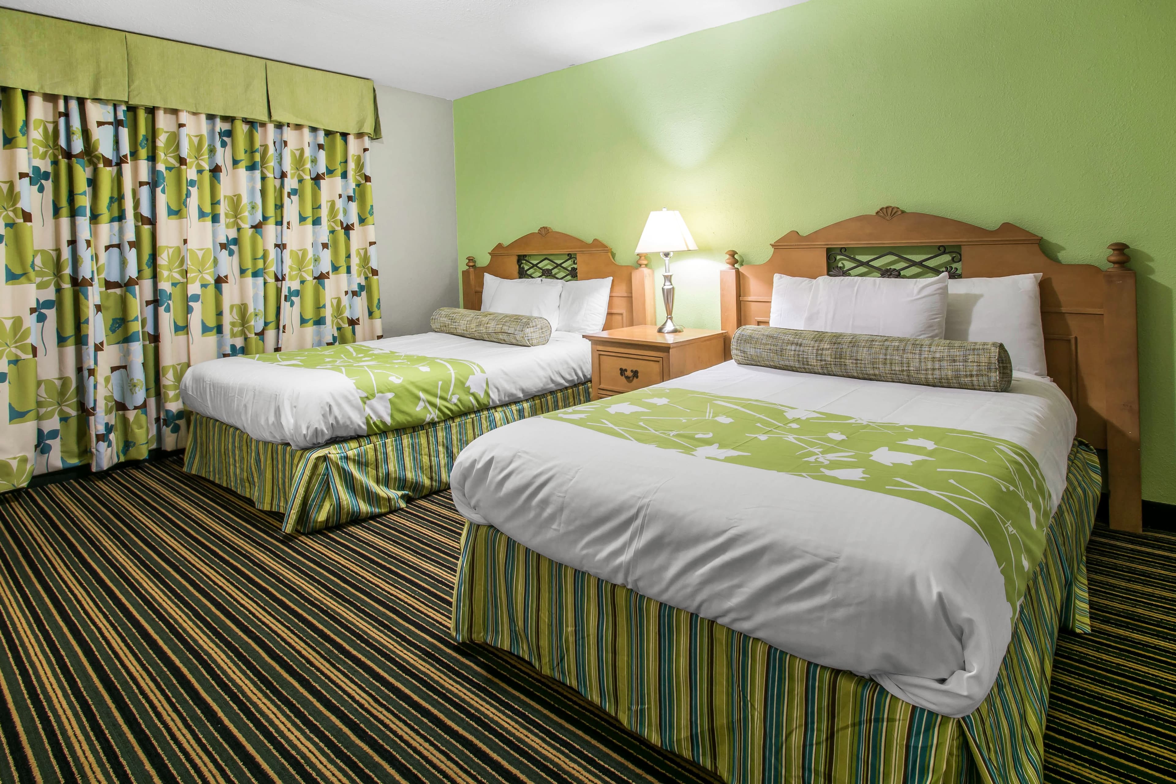 Rodeway Inn & Suites Winter Haven Chain of Lakes — 11