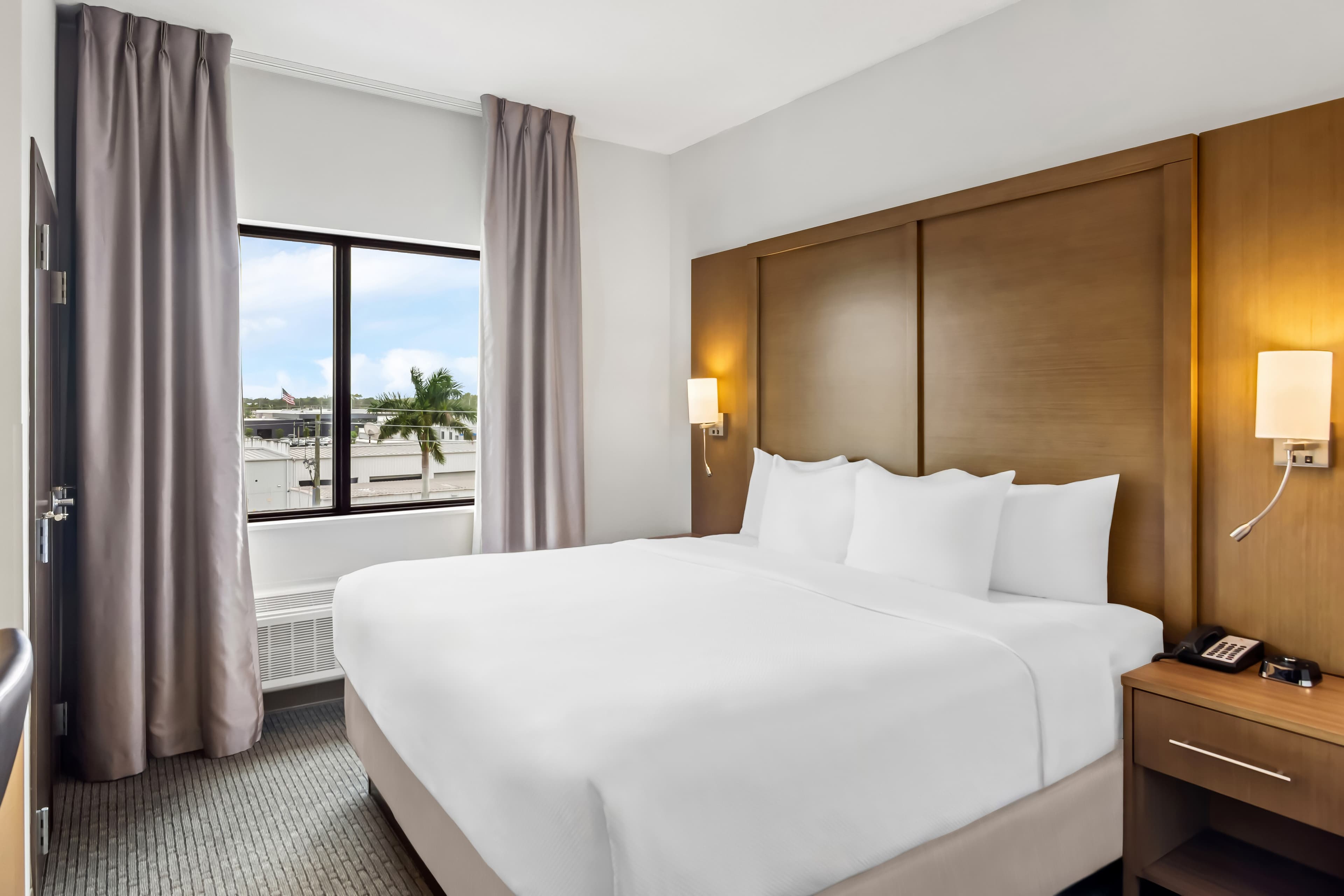 Comfort Suites Stuart-Hutchinson Island - Image 3