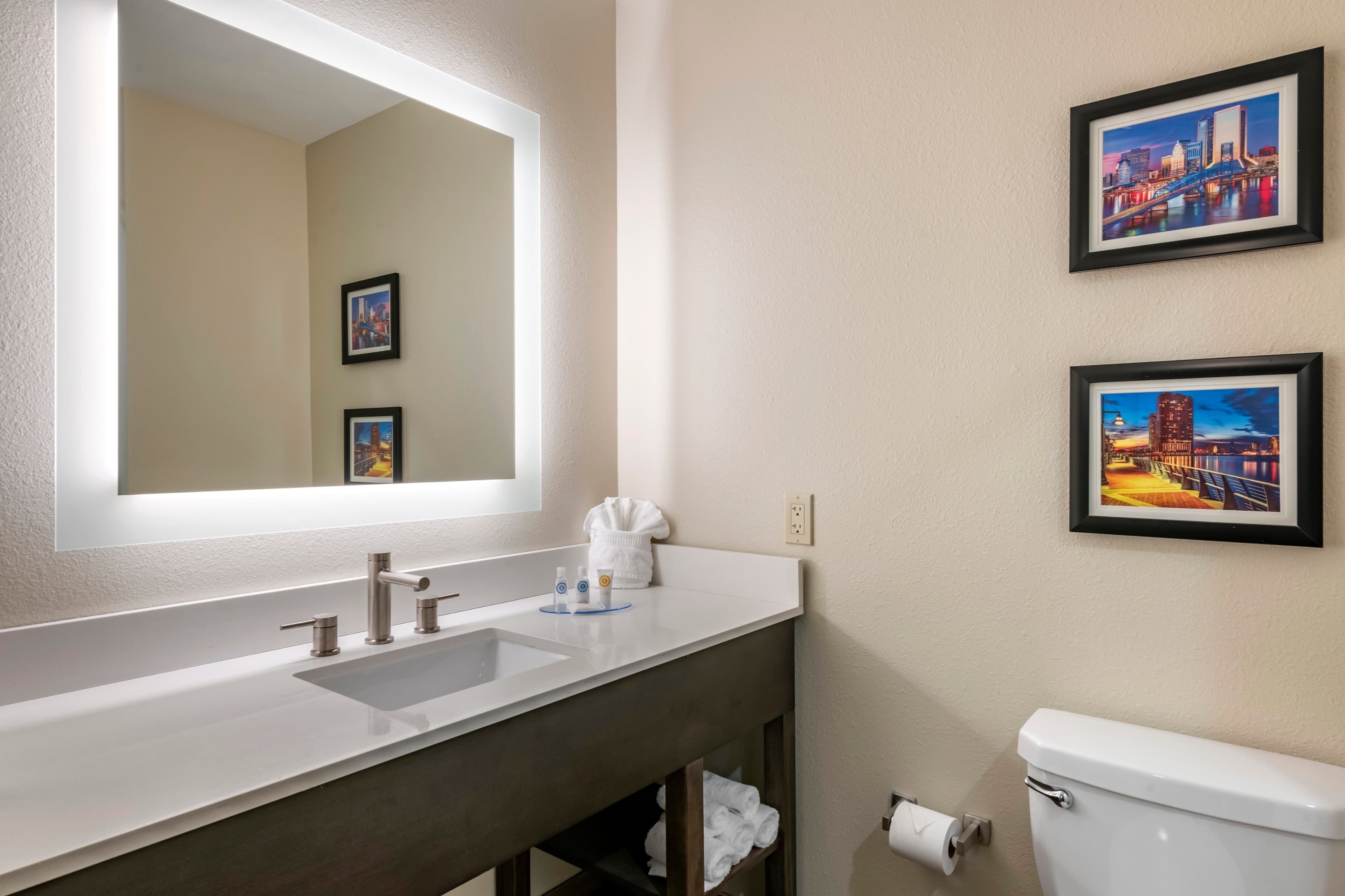 Comfort Inn & Suites Jacksonville - Orange Park Near Naval Air Station — 19
